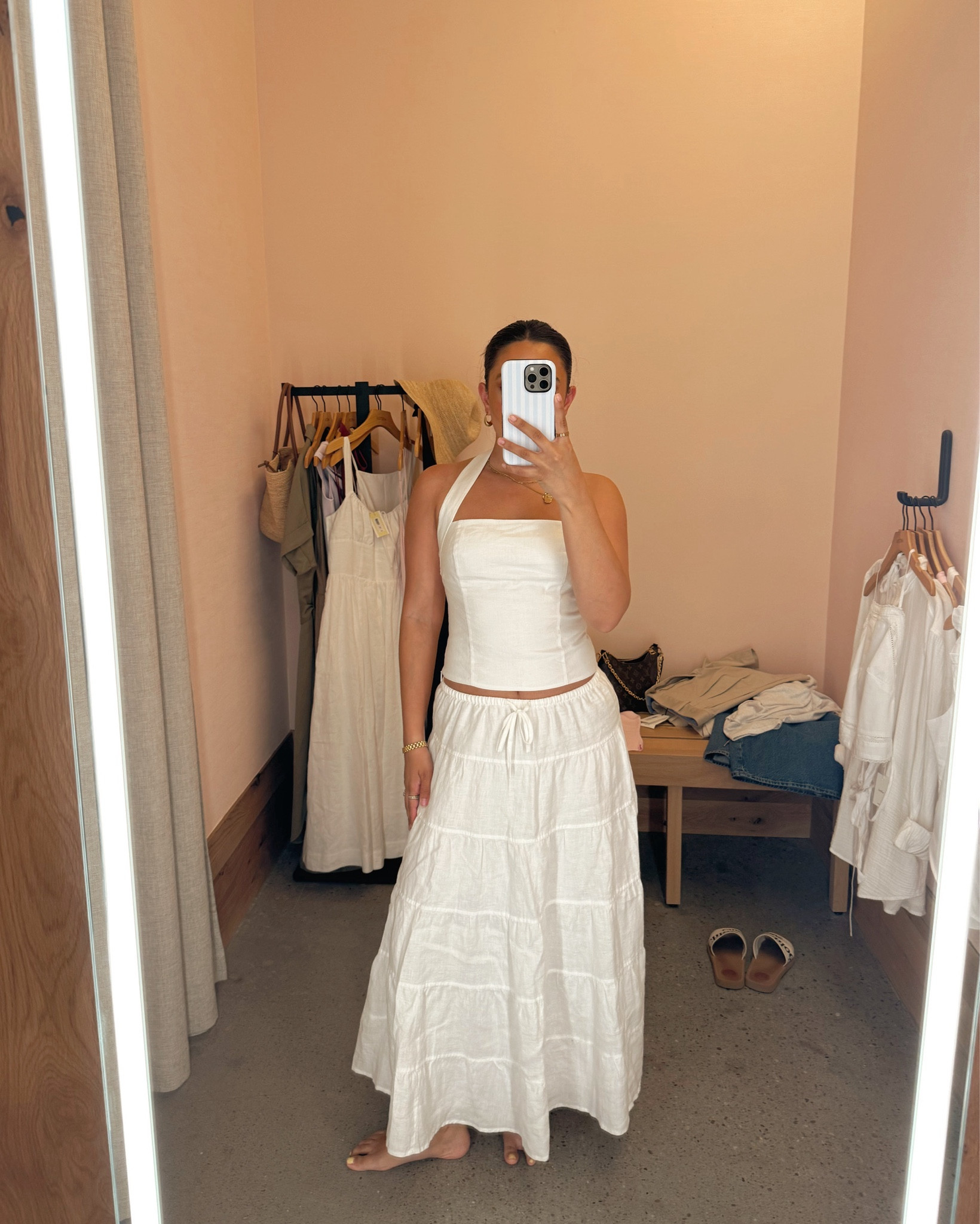 What I tried at my aritzia styling session!

Outfit 1: small/4
2: small/4
3: size 2 (sized down)
4: small/4 
5: small/4
6: small/4
7-10: xxs (runs big!)

#LTKSummerEdit #LTKStyleTip