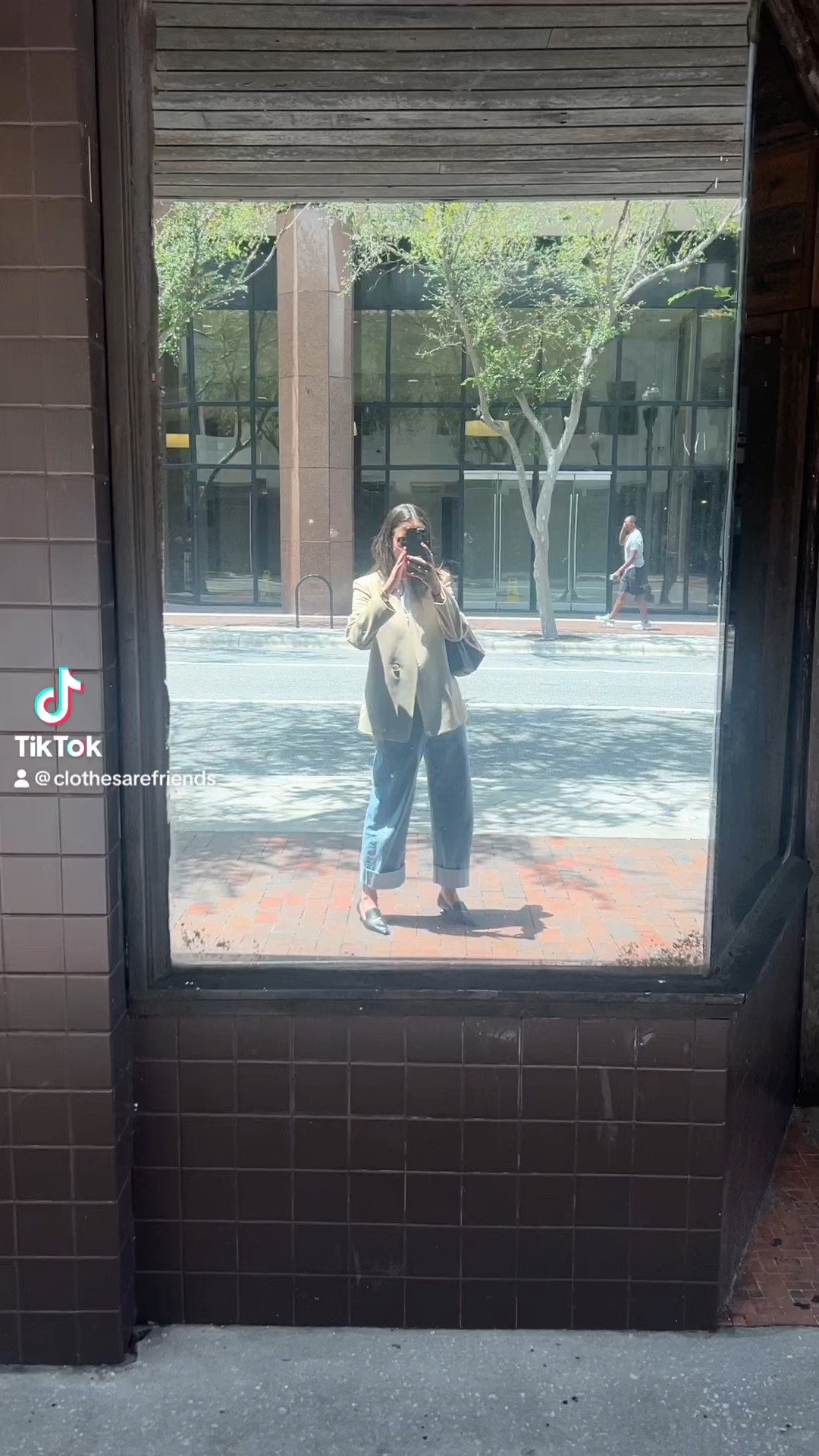 Size down one full size for my fit! I’m 5’6” - wearing a 25 and am normally a true 26  