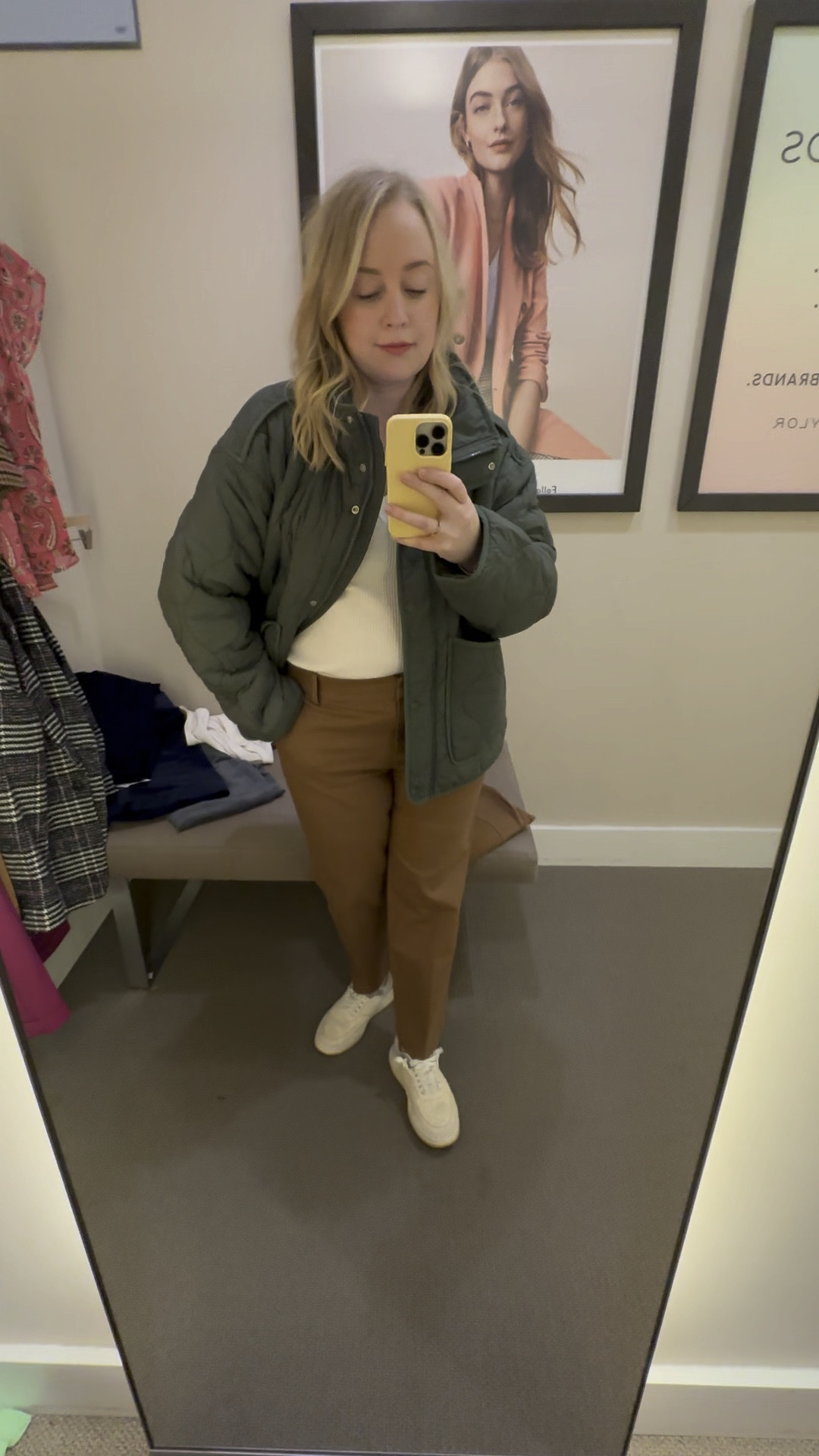 This jacket is so good but it’s very oversized. Wearing a medium and would definitely size down to a small. #hocautumn 