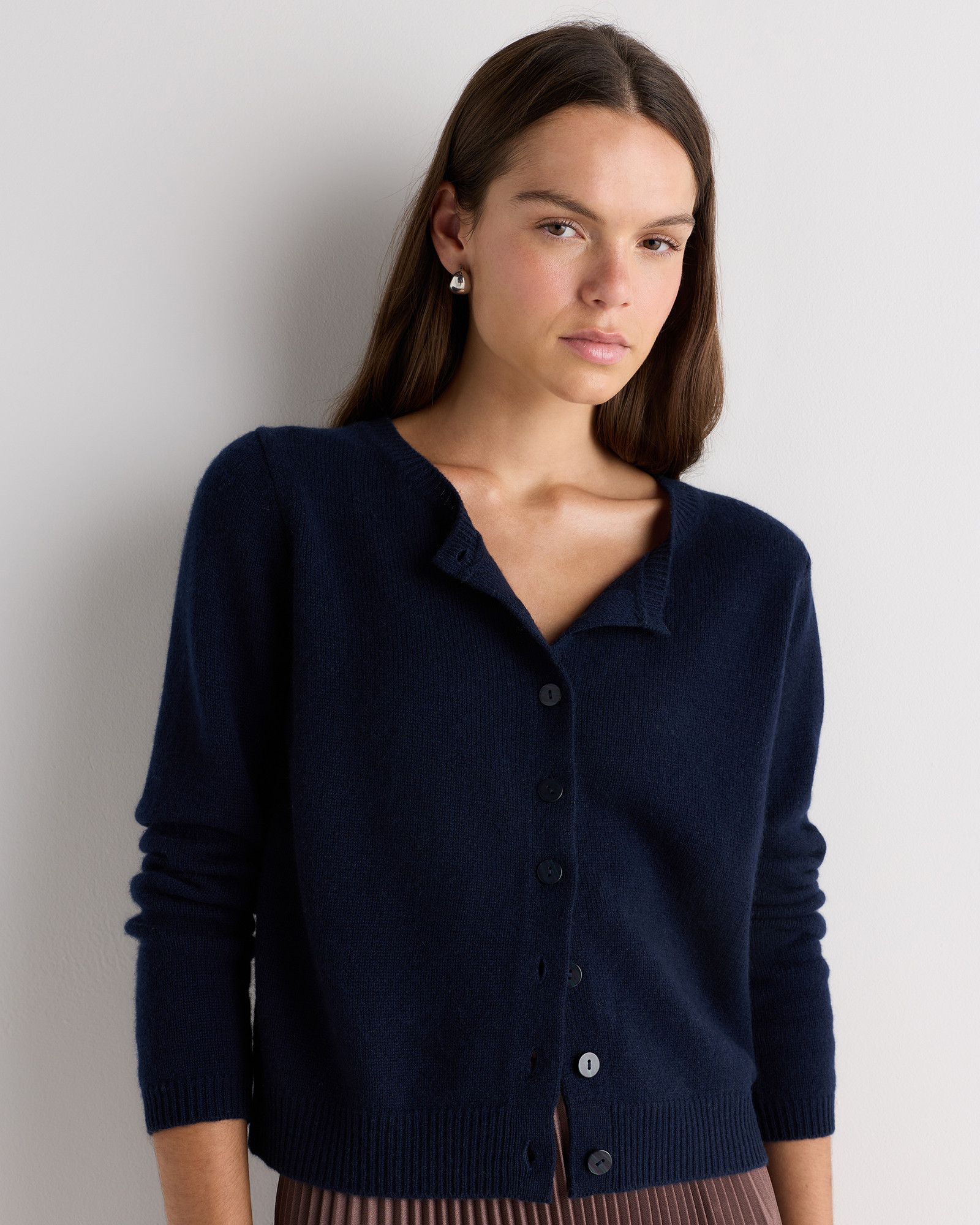 Quince | Women's Mongolian Cashmere Cropped Crew Cardigan Sweater in Heather Grey, Size Medium | Quince