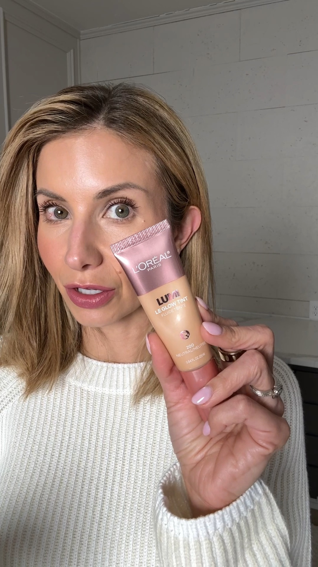 L’Oreal Lumi Le Glow Tint - 200 Neutral 
L’Oreal true match radiant serum concealer- C3


#LTKWatchNow #LTKOver40 #LTKBeauty