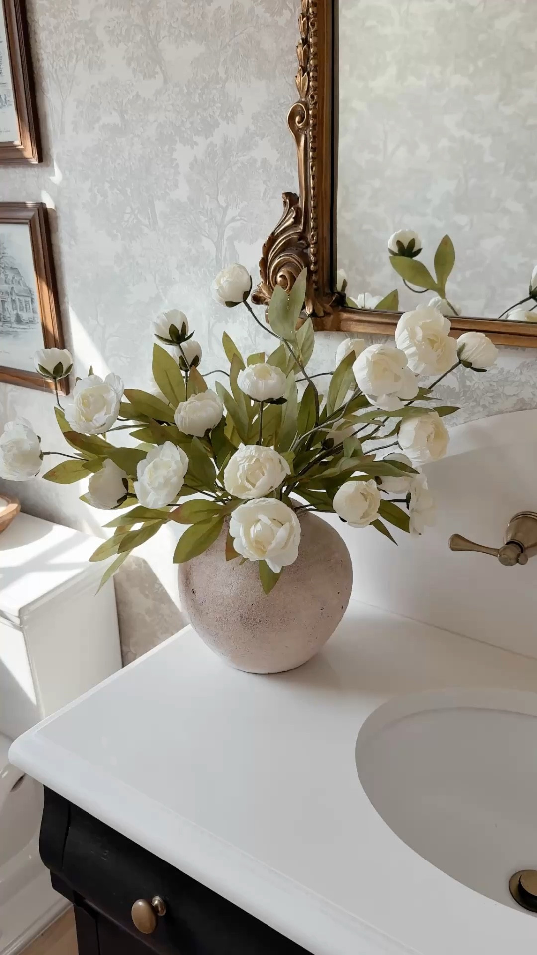 Realistic silk peonies for spring 🌸

I have the 6 pack in Cream

#LTKSeasonal #LTKHome #LTKSpringSale