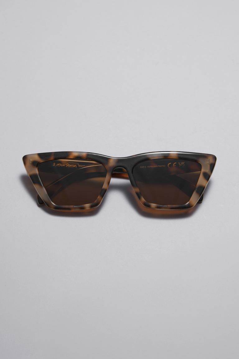 Angular Cat Eye Sunglasses | H&M (UK, MY, IN, SG, PH, TW, HK)