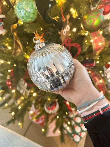 Christmas Ornament Candle 
Hostess gift
$10 
Smells like a Christmas tree 


#LTKGiftGuide #LTKSeasonal #LTKHoliday