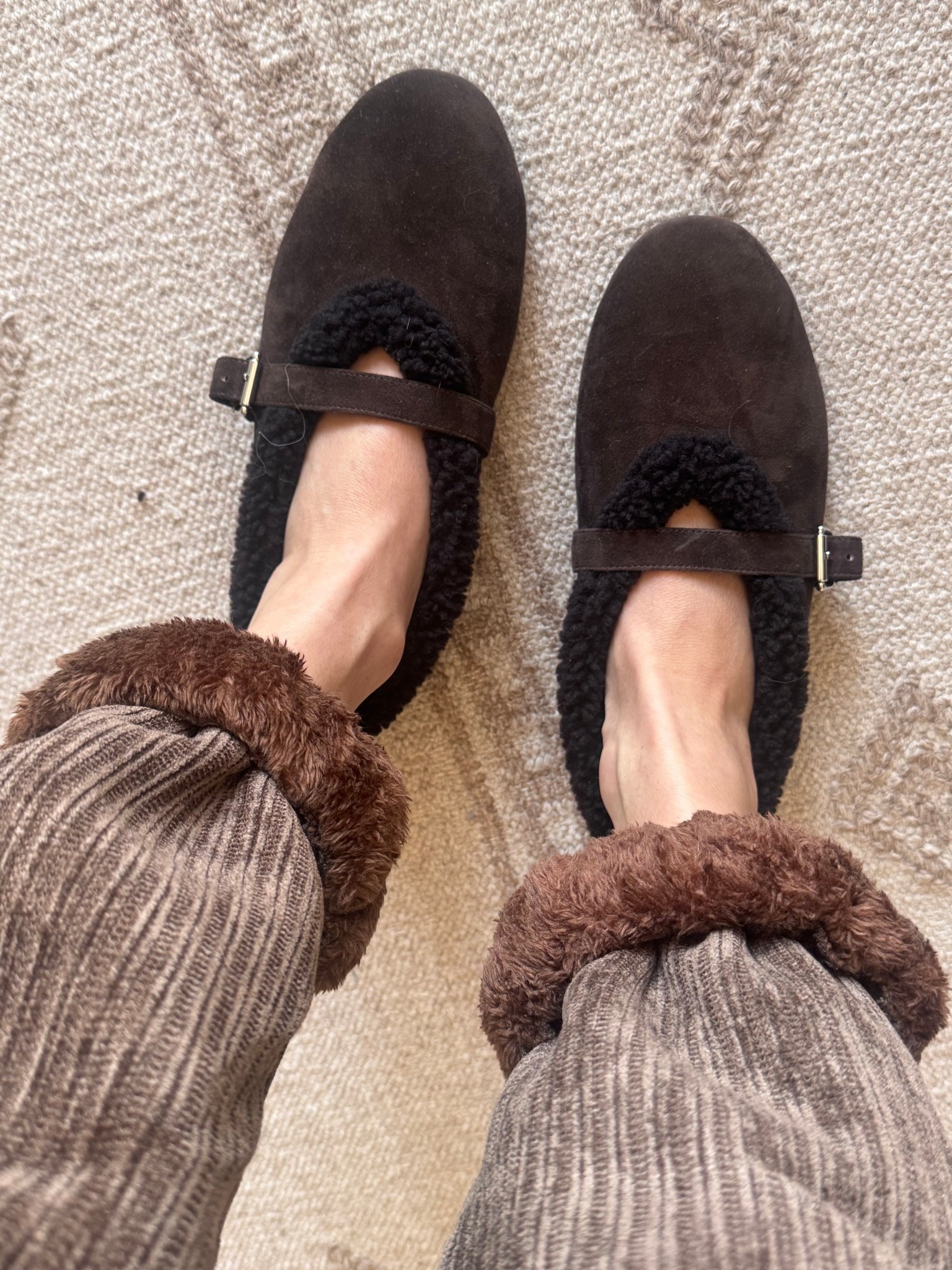 New Amazon corduroy joggers size S 

#LTKSeasonal #LTKmomlife #LTKOver40