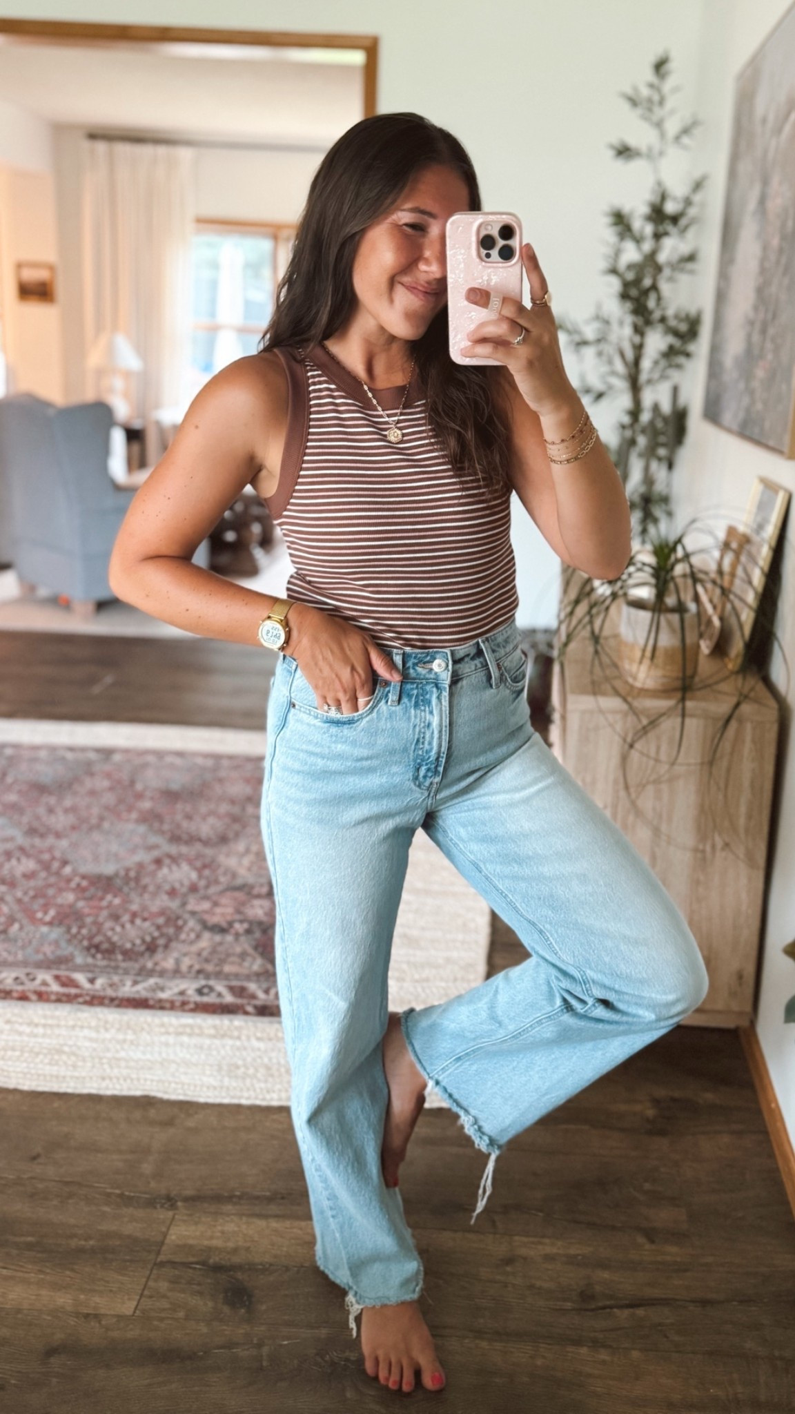 One my all time favorite jeans. So comfy & extra high rise with classic denim fit.