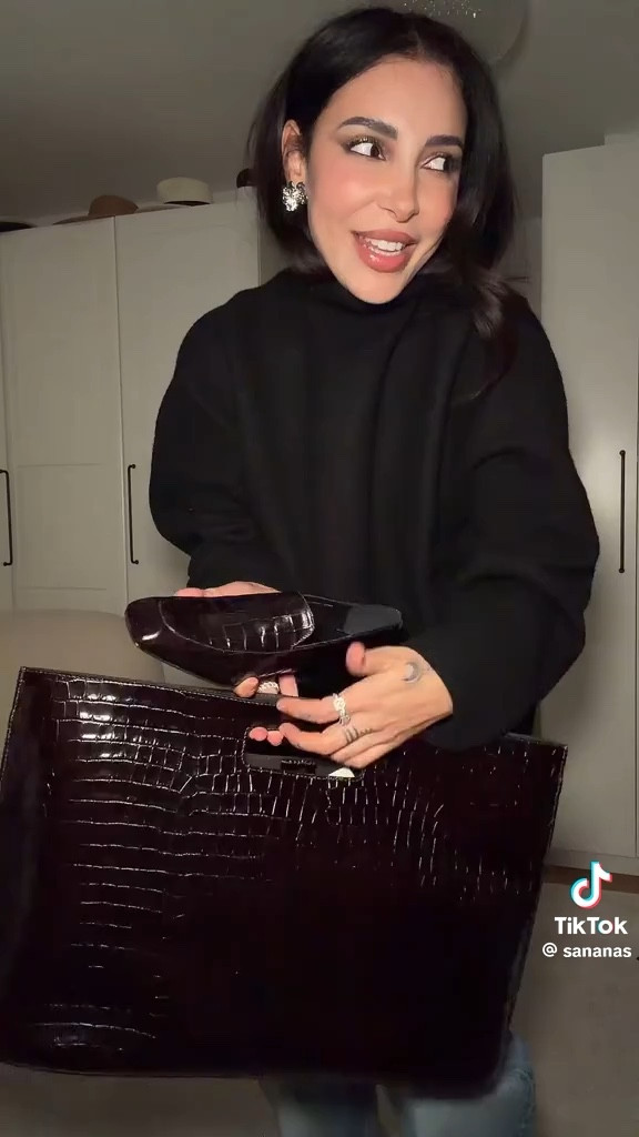 J’ai craqué chez #COS 🫣 ces pépites OMG ! Liens directs ici ⬆️ en plus il y a des promos black Friday ✨

#LTKwinter #LTKstyletip #LTKfrance