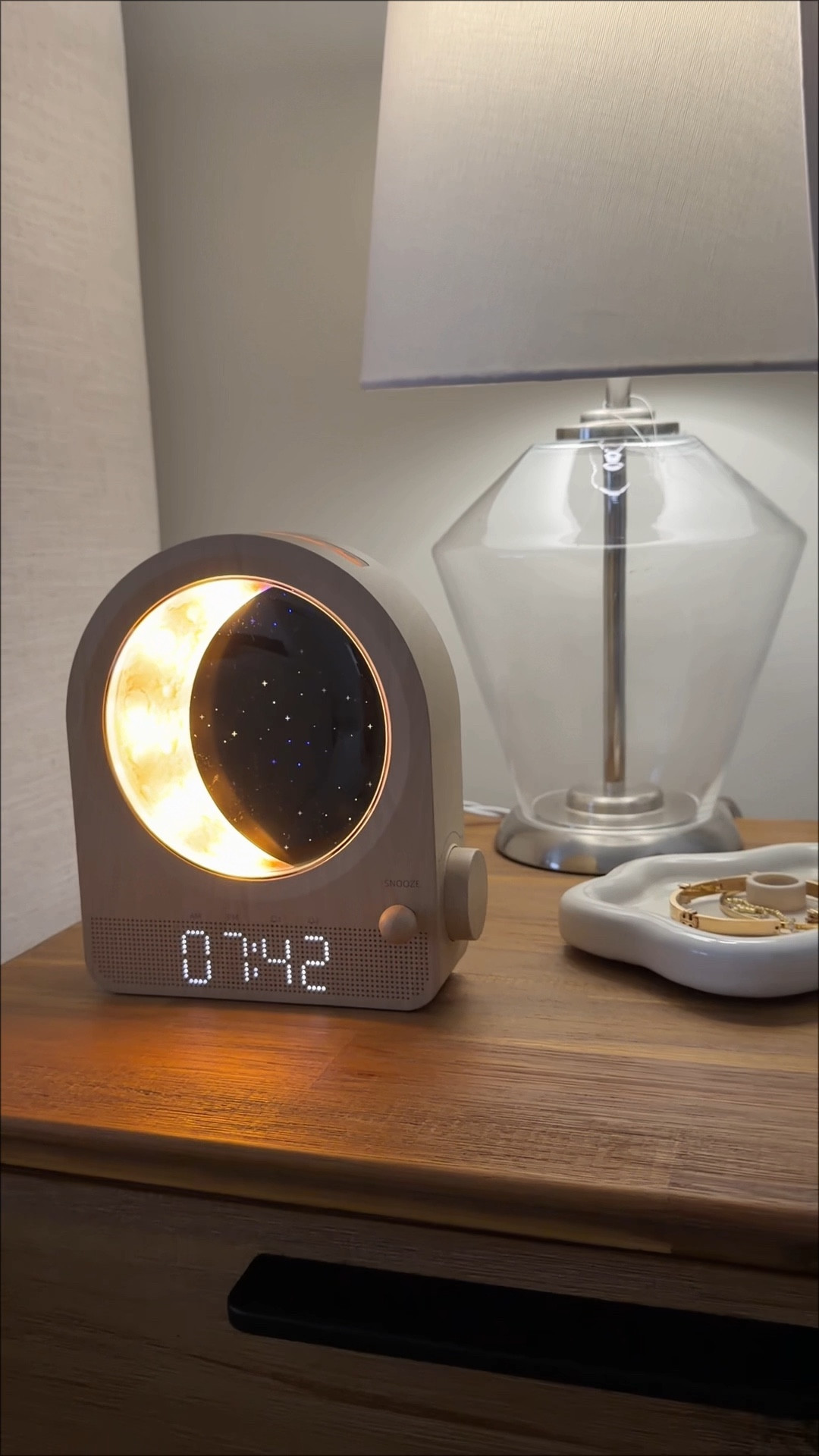 One of the best choices for deeper, calmer sleep. The moon glow + soothing sounds just hits different.

Una de las mejores opciones para dormir más profundo y relajada. El brillo lunar + los sonidos suaves son otro nivel.

#sunrisealarmclock #amazonfinds #momfavorite #homefinds #alarmclock #aestheticalarmclock 

#LTKFindsUnder50 #LTKGiftGuide #LTKHome