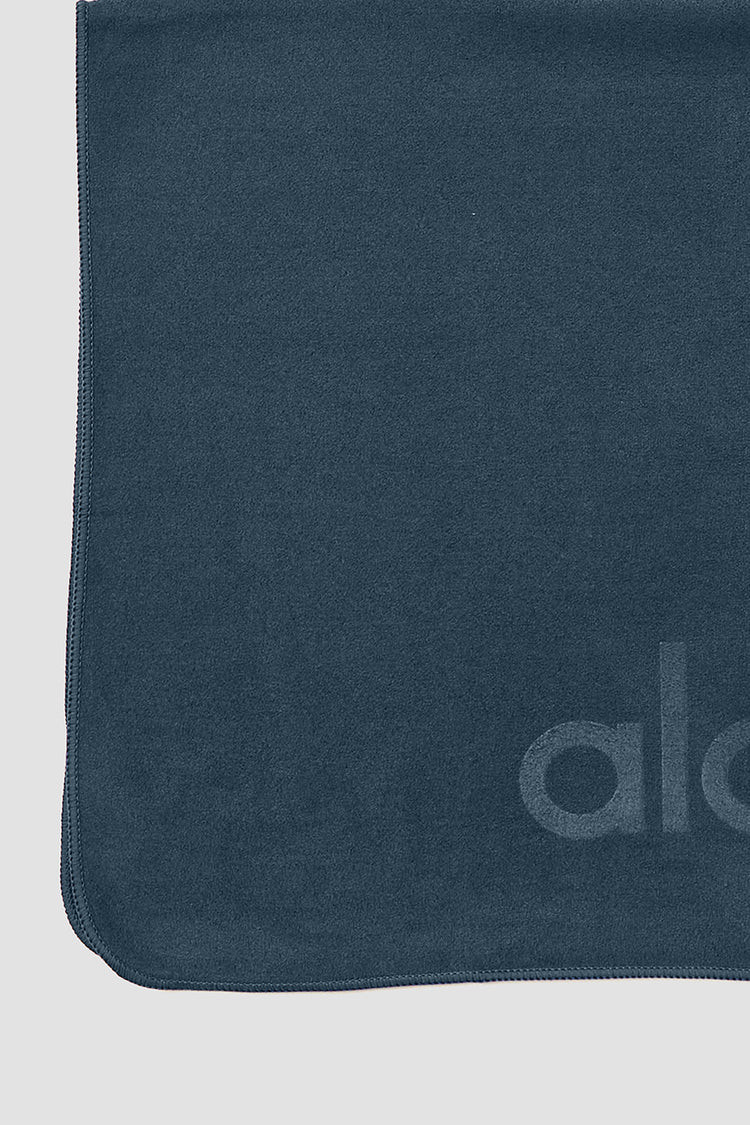 Performance No Sweat Hand Towel | Alo Yoga