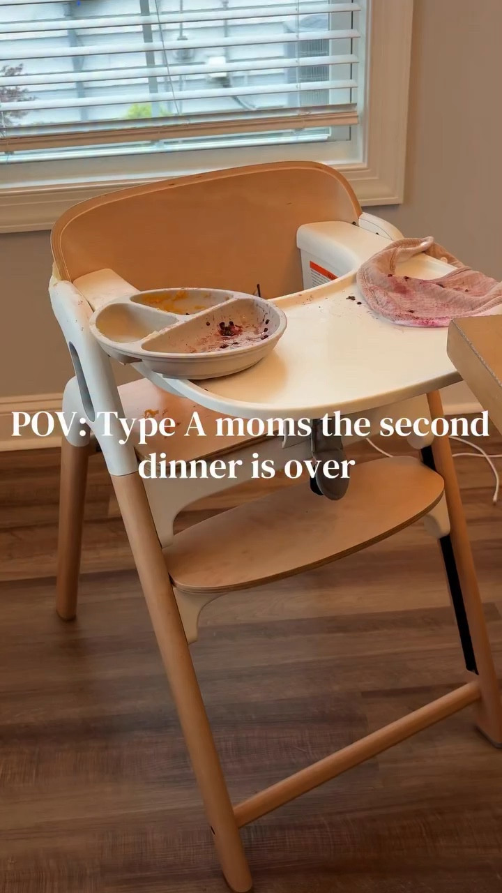 Iykyk 🥴😅

@dyson @missmouths @branchbasics 

#typeamom #momhumor #momlife #startingsolids #babyeating