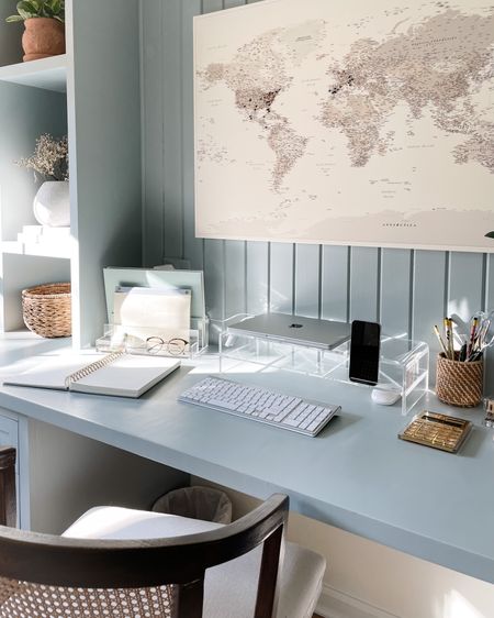 Start your week with an office refresh! I love these acrylic office finds from Amazon 

