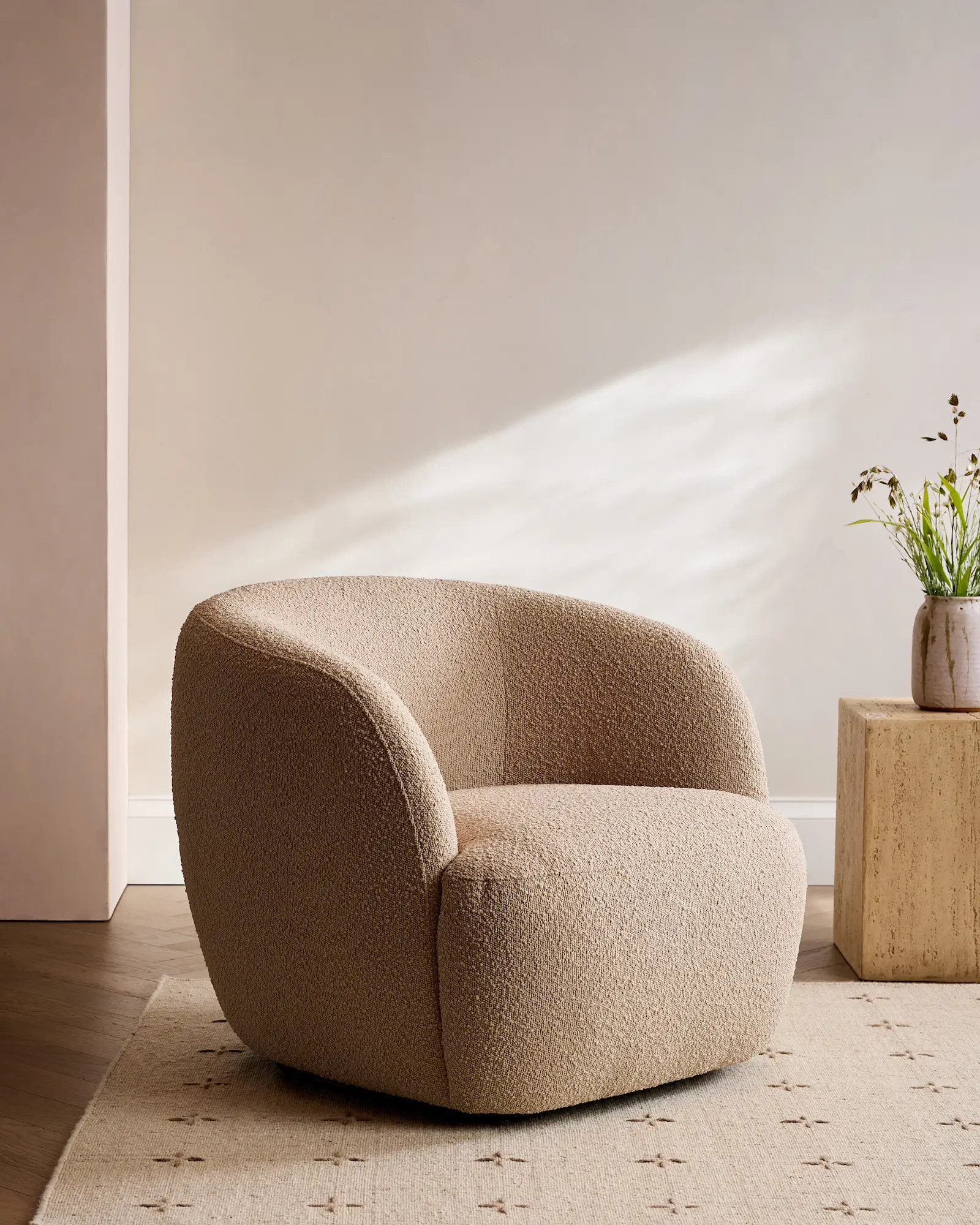 Performance Boucle Swivel Chair | Quince