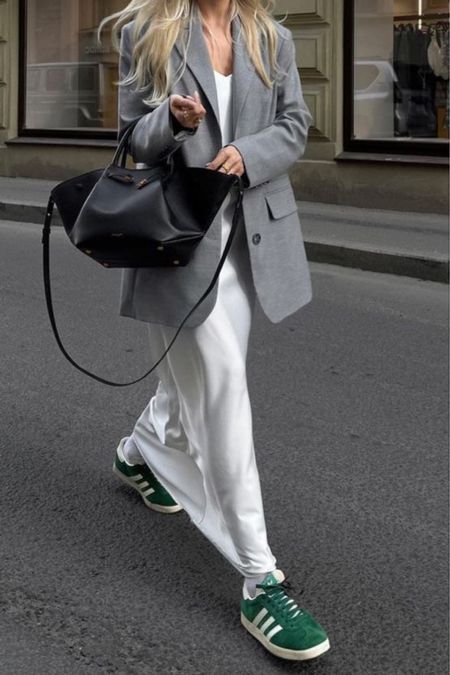 recreating Pinterest looks :)

love this look for a casual-chic winter party or dinner date with friends 🤍
~ gray oversized blazer
~ slip dress
~ green adidas gazelles
~ chic giant tote 



#LTKstyletip #LTKHoliday #LTKSeasonal