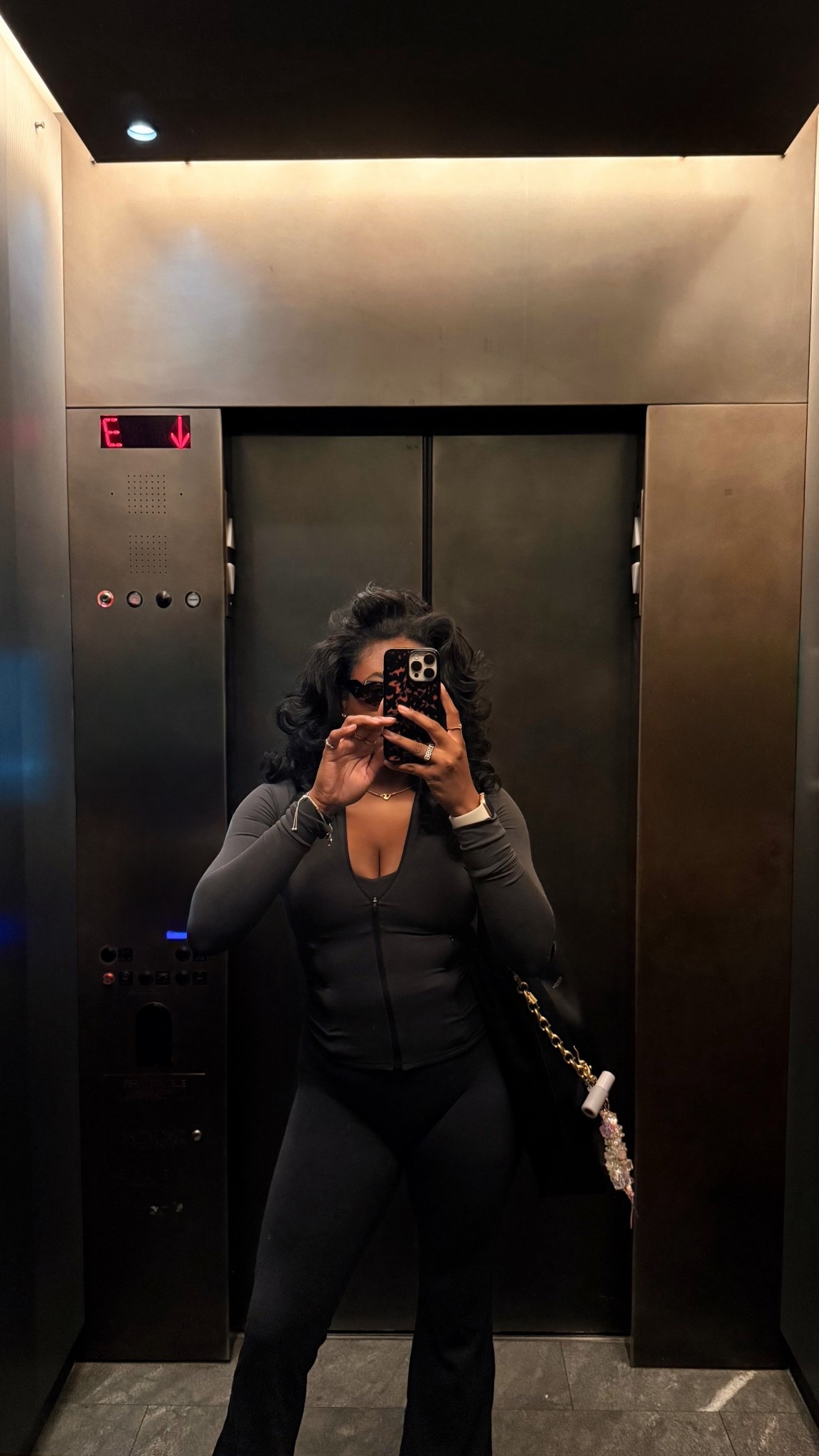 off to brunch in the city. wearing my oner active soft motion set in soft black. 

bra: small
zip up: small
pants: medium 


#LTKStyleTip #LTKActive