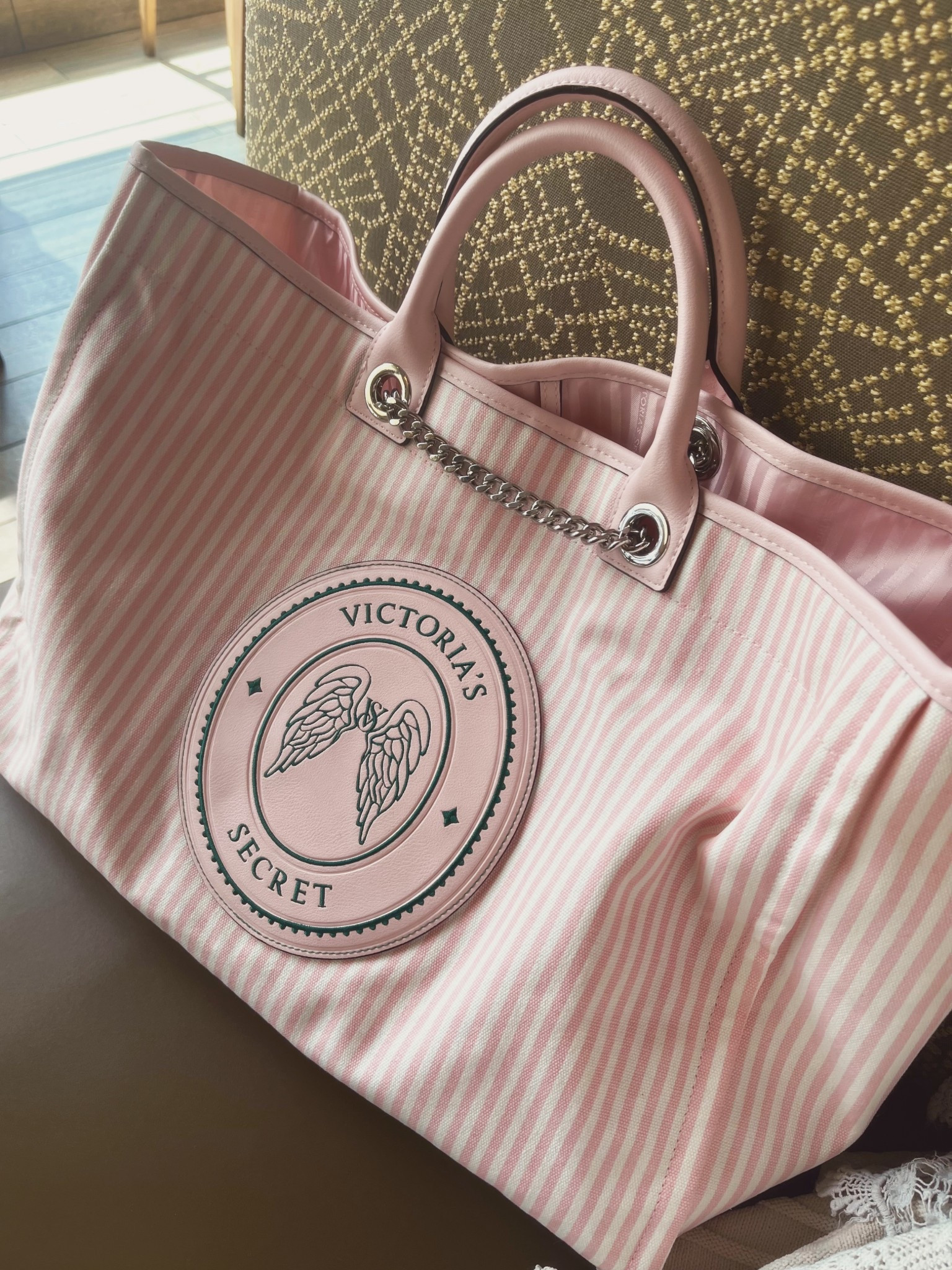 This bag is divine 💝 

LTKitbag / Victoria’s Secret / vs / PINK / VS PINK / Victoria’s Secret tote bag / Victoria’s Secret bag / Victoria’s Secret travel bag / travel bag / tote bag / pink striped tote bag / heritage stripe bag / Victoria’s Secret heritage strip / it bag / handbag / large tote bag / shoulder bag / sale / sale alert 

#LTKSeasonal #LTKSaleAlert #LTKTravel