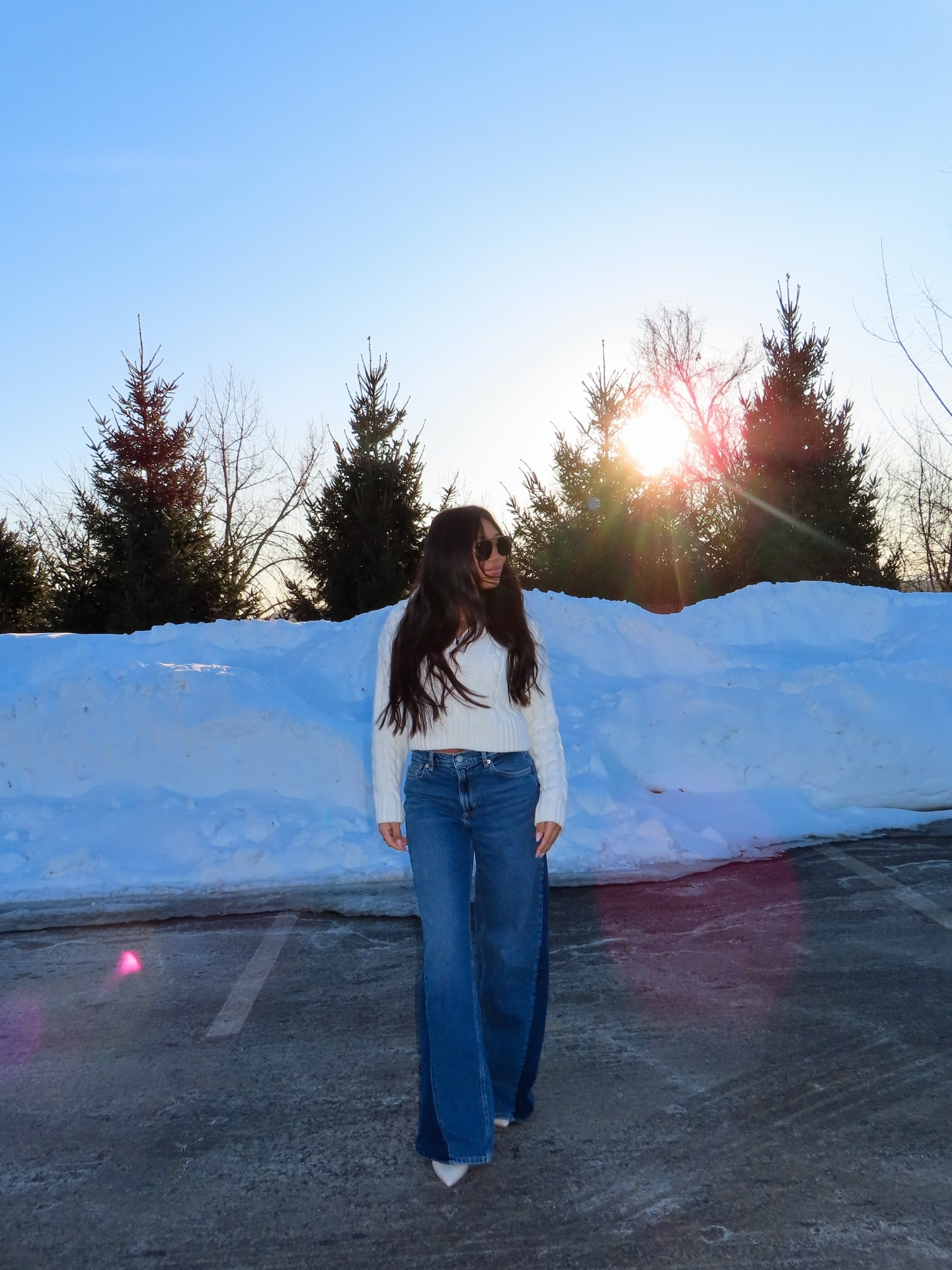 I meannn i’m obsessed with these two toned jeans @rails @renttherunway #RTRPartner #RTRMuse