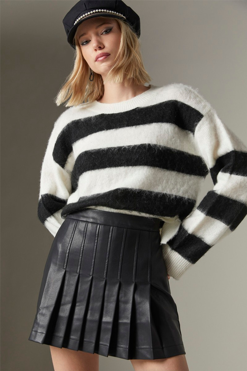 Courtney Black Pleated Mini Skirt | Francesca's