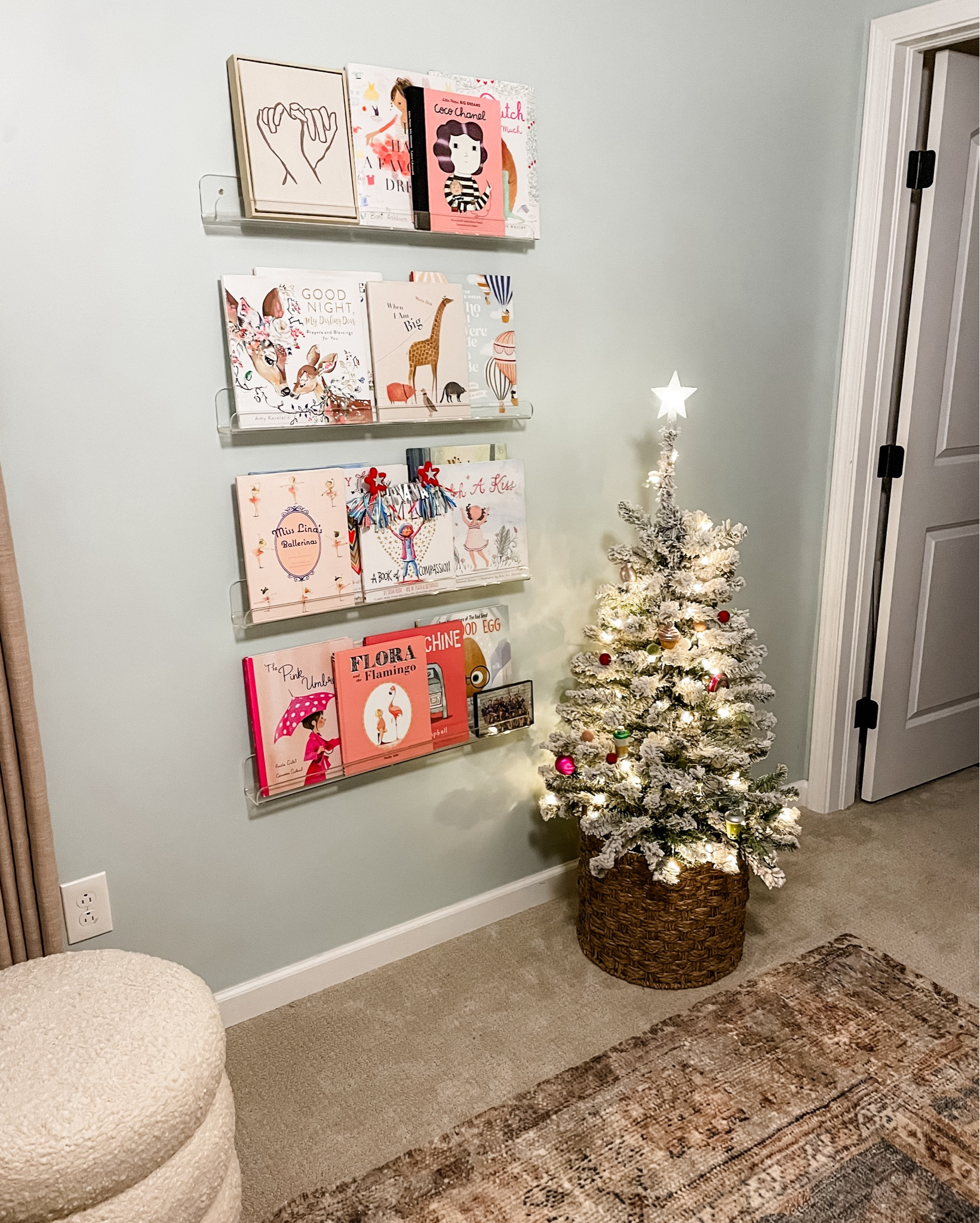 Christmas | girls room

Mini tree, Walmart finds, Target finds, Amazon finds, flocked tree, basket, ornaments, felt ball garland, nursery, girls room, bedroom, kids room, 

#LTKHome #LTKKids #LTKHoliday