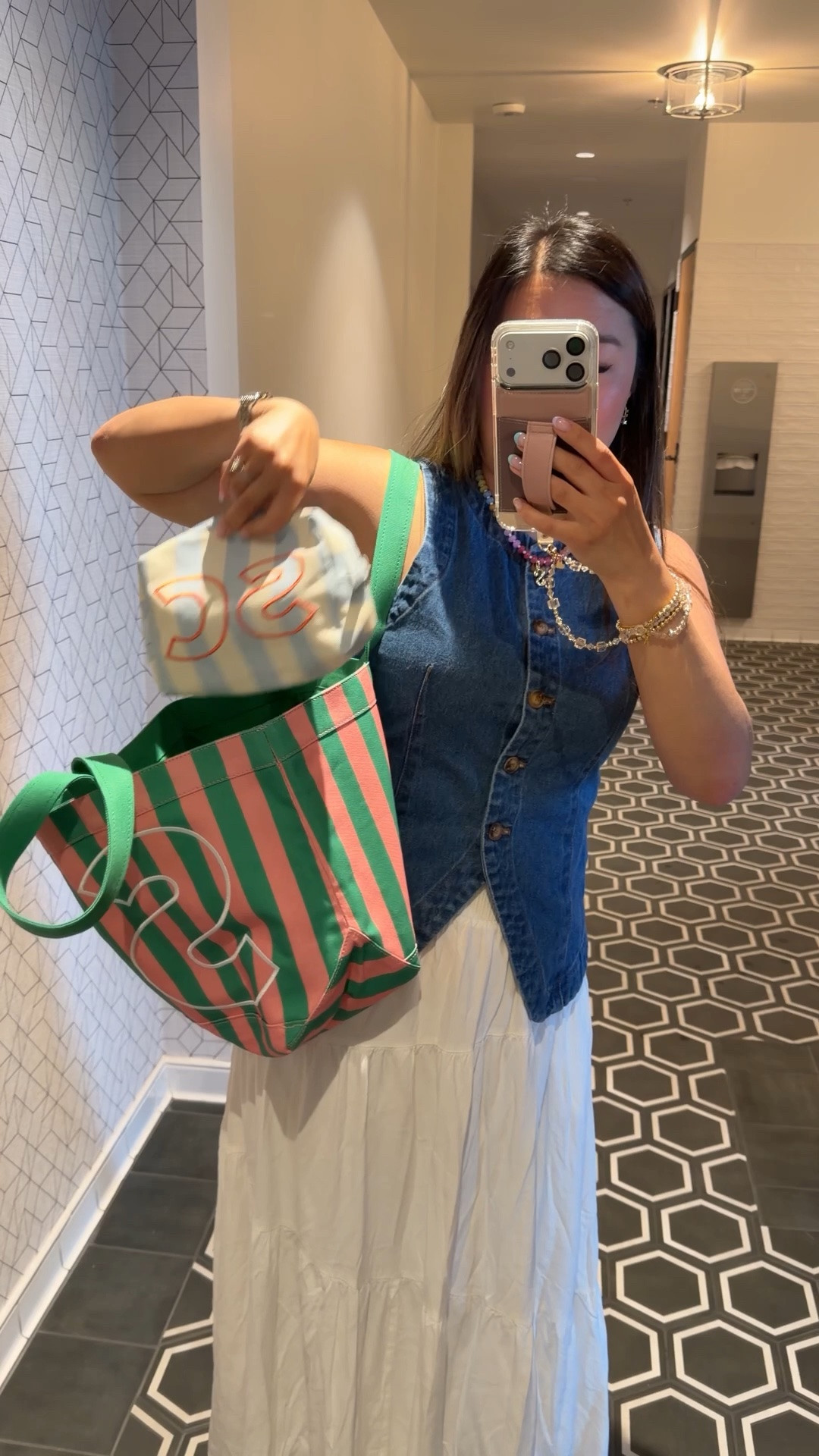 Summer outfit of the day for lunch and shopping!

Vest: Medium
Skirt: Small
Custom Striped Tote (Medium) and Pouch