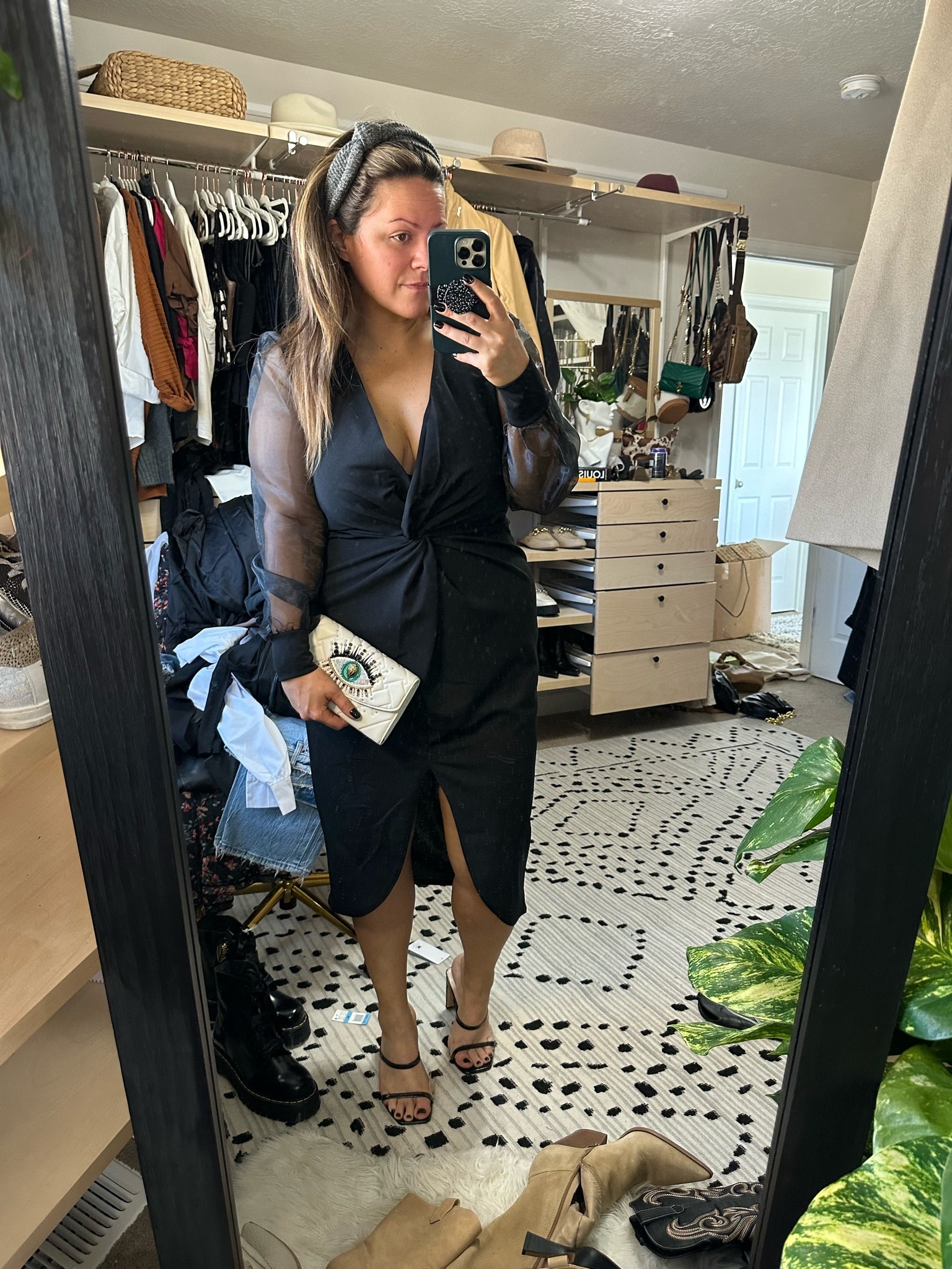 Midsize fashion - style tip - heels - black clutch - blazer - workwear - outfit inspo - style tip - size 14 - curvy girl

#LTKcurves #LTKCon #LTKstyletip