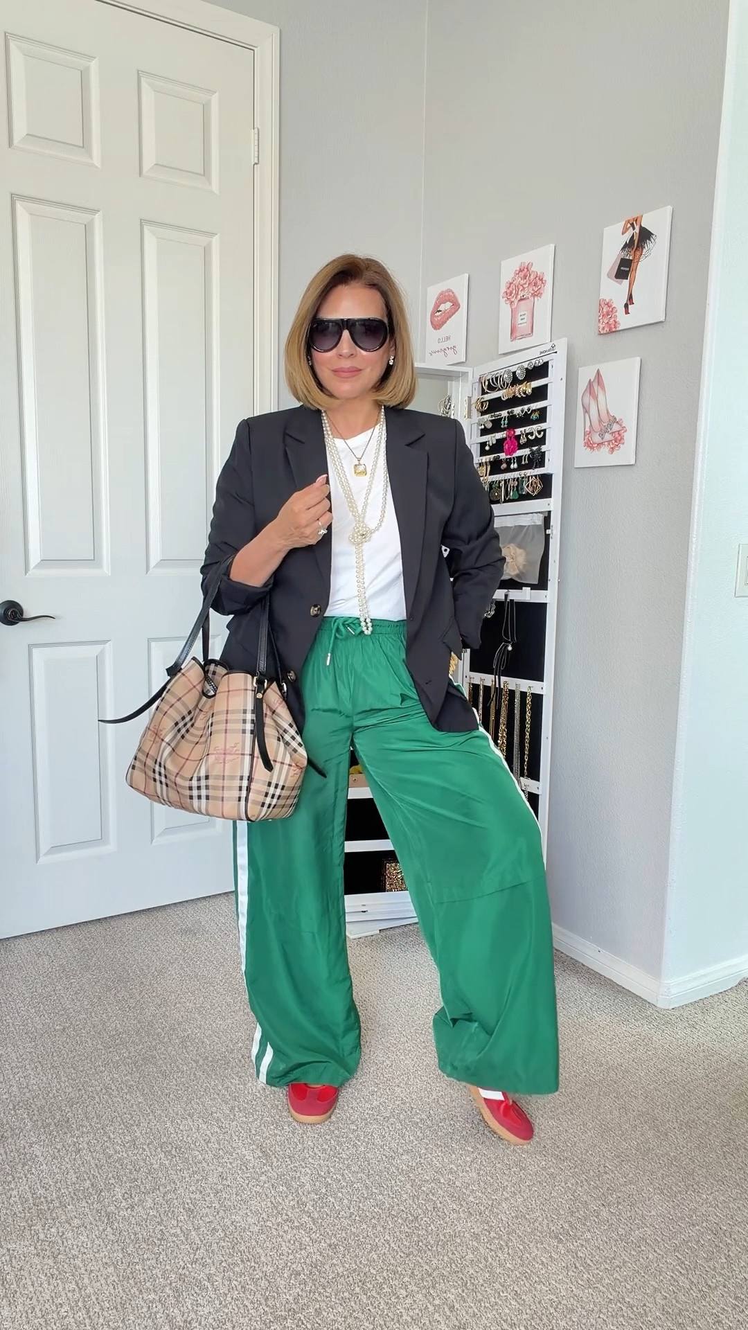 Athleisure outfit 🖤💚🤍🤩

#LTKOver40 #LTKgrwm #LTKootd