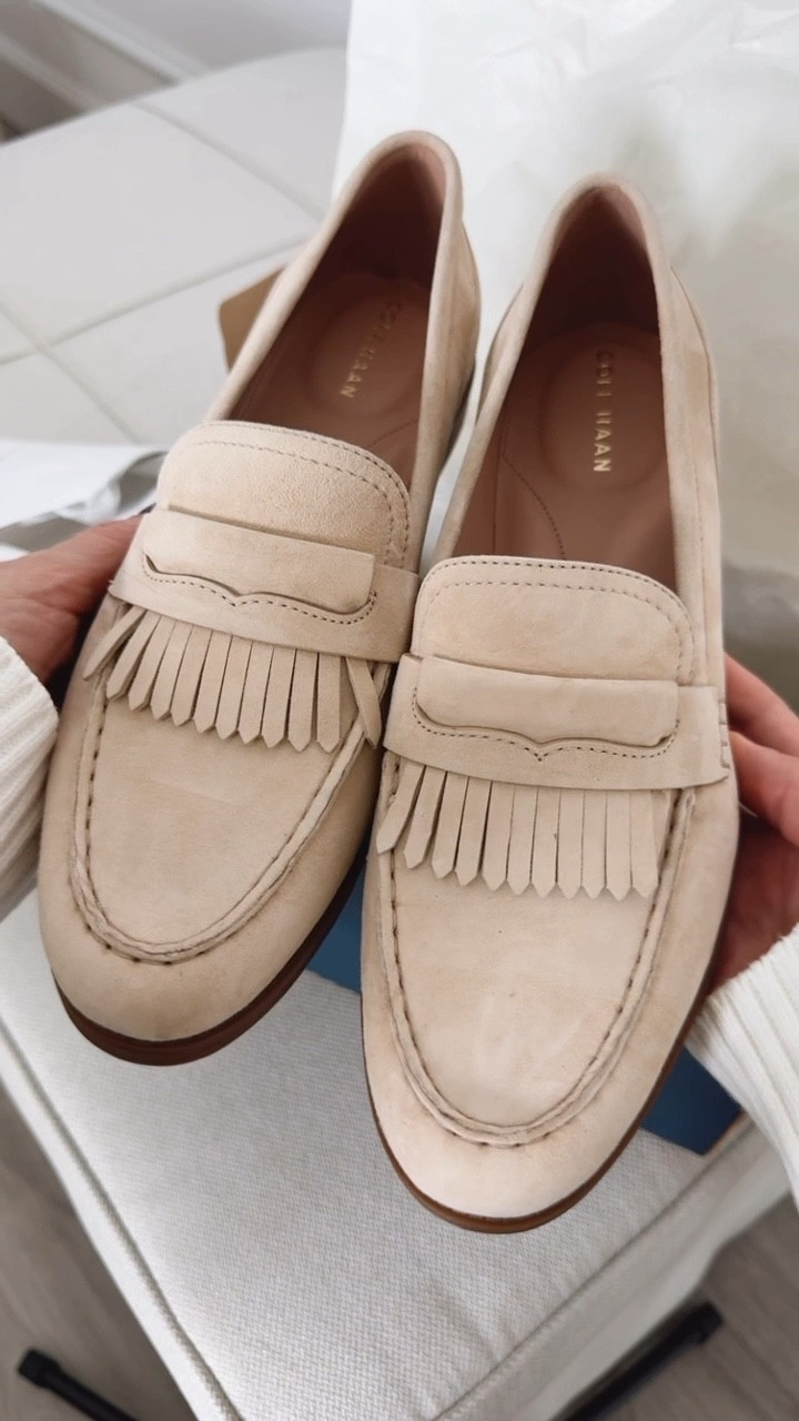 Gorgeous suede shoes that is perfect for fall. Elegant and easy to style. Fits true to size 

#LTKStyleTip #LTKSeasonal #LTKU