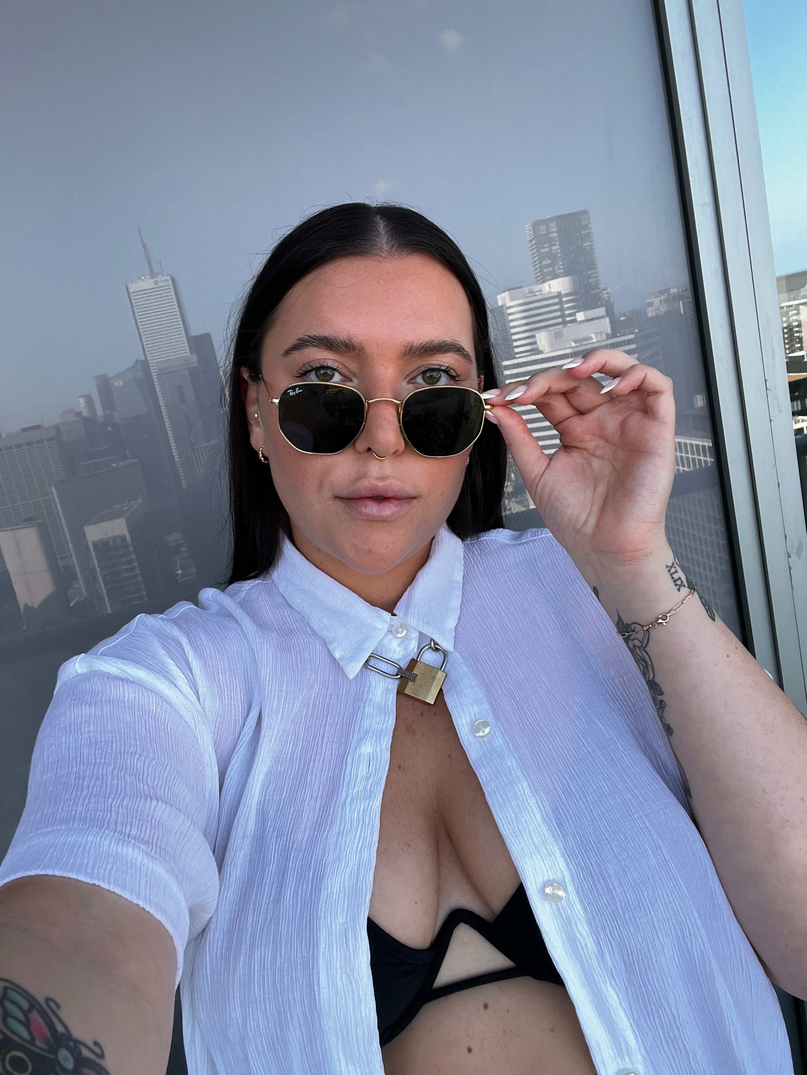 Accessories that do all the work 🖤 Ray-Bans for that cool-girl edge and the Vitaly Trespass necklace to add a little bite. Bold, effortless, and just spicy enough to level up any outfit. Linked it all for you 🔗 #LTKStyle #CoolGirlAccessories #QueerStyleVibes #VitalyJewelry #RayBanStyle 

 

#LTKMidsize #LTKStyleTip