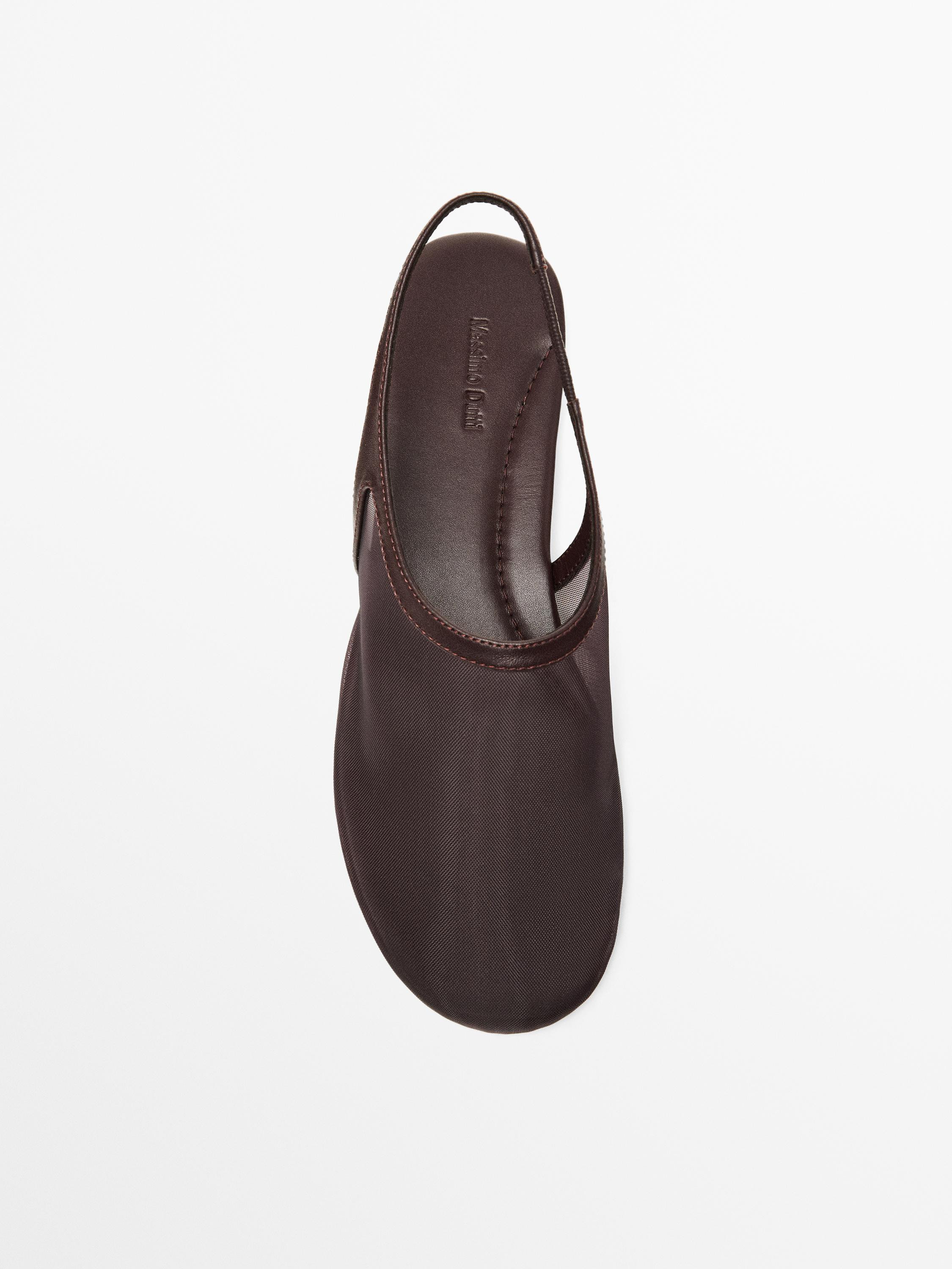 Round toe. Made of mesh fabric. Backless. Elastic side detail for a comfortable fit. | Massimo Dutti UK
