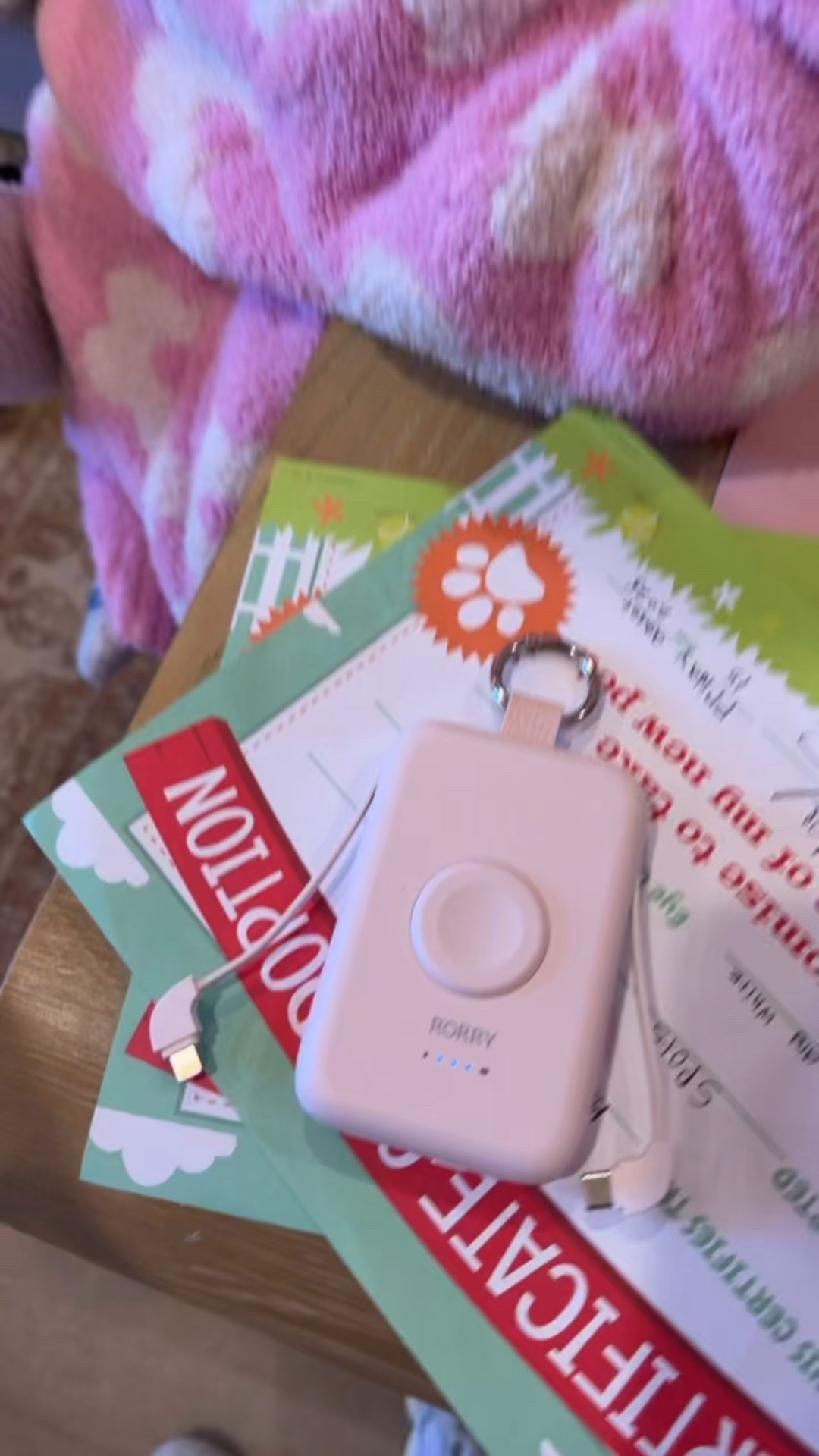 How cool is this charger?? It can charge your phone AND your Apple Watch!!

#LTKItBag #LTKFindsUnder100 #LTKSeasonal