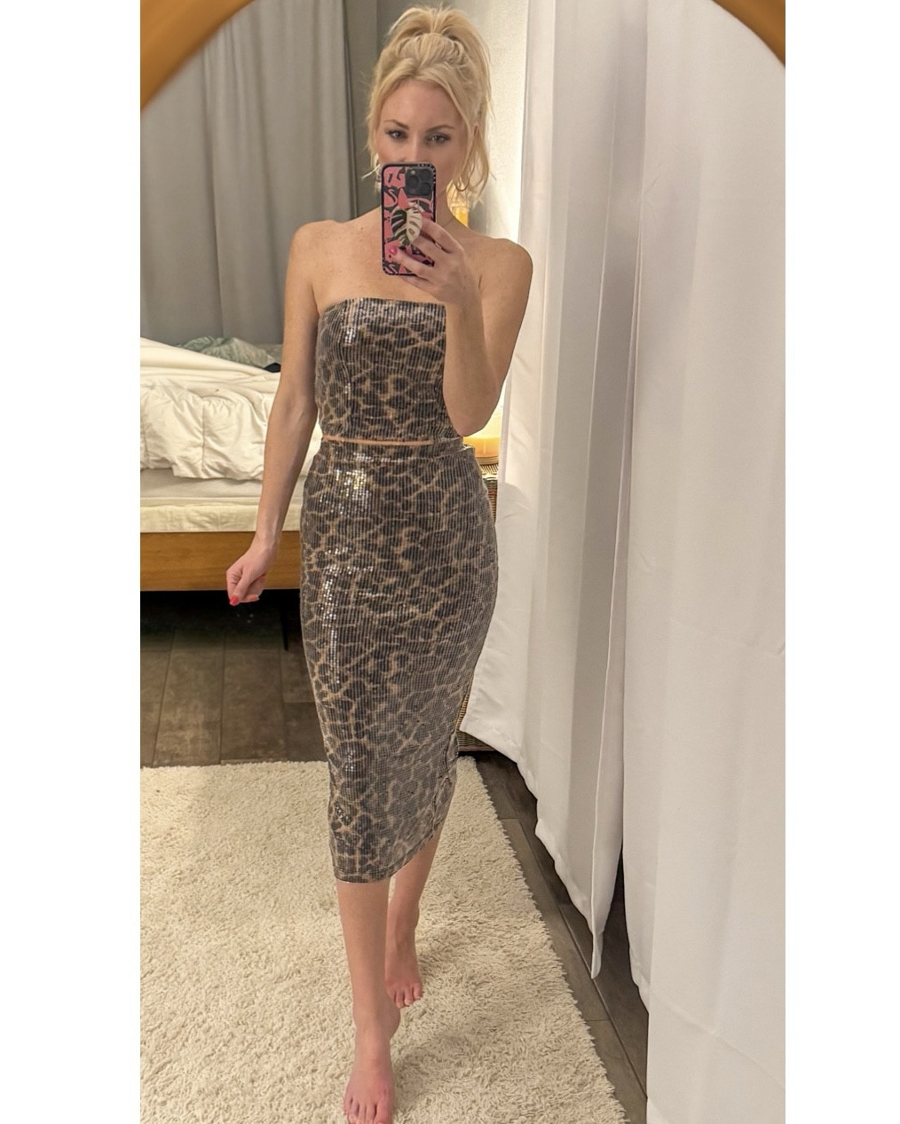 The best two piece sequin outfit-it’s stretchy and under $20!!!

#LTKTall #LTKFindsUnder50 #LTKHoliday