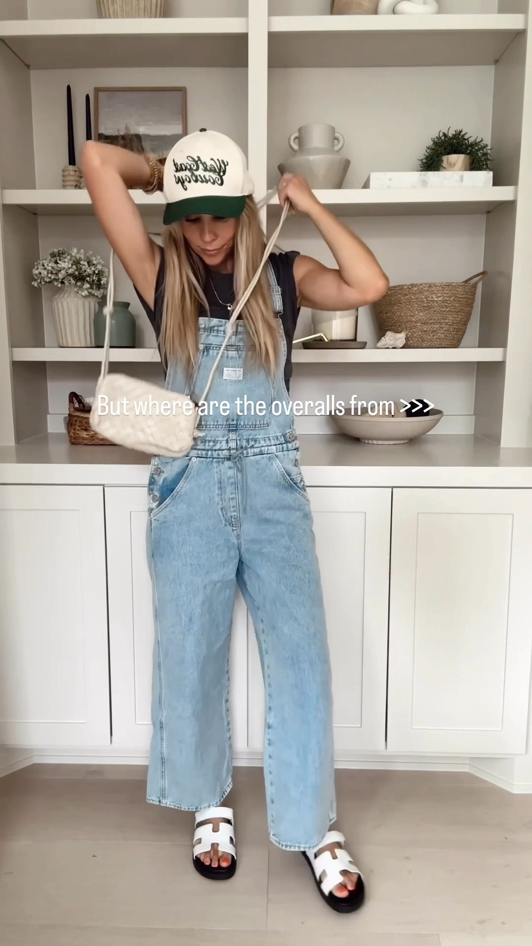 Faaaaave overalls @ a good price. Amazon strikes again! Levi’s for life! 

Size: small / tts / 5’5” / 120lbs 