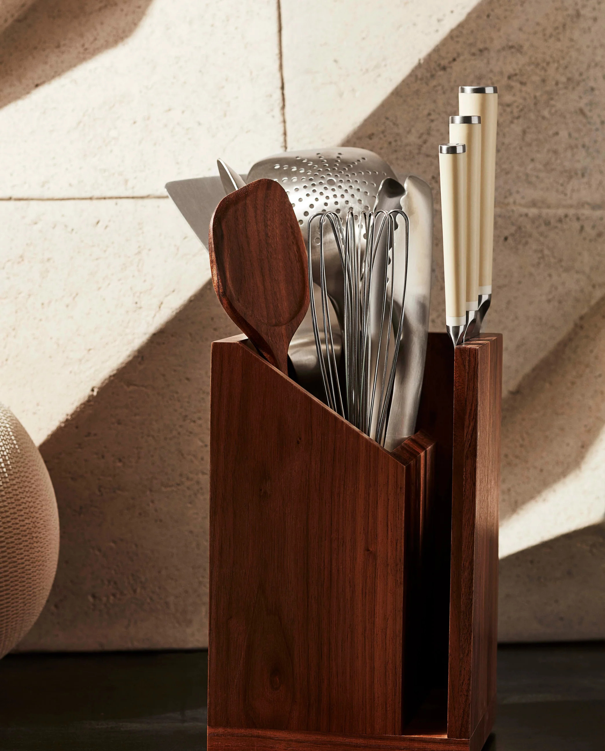 The Iconics | Material