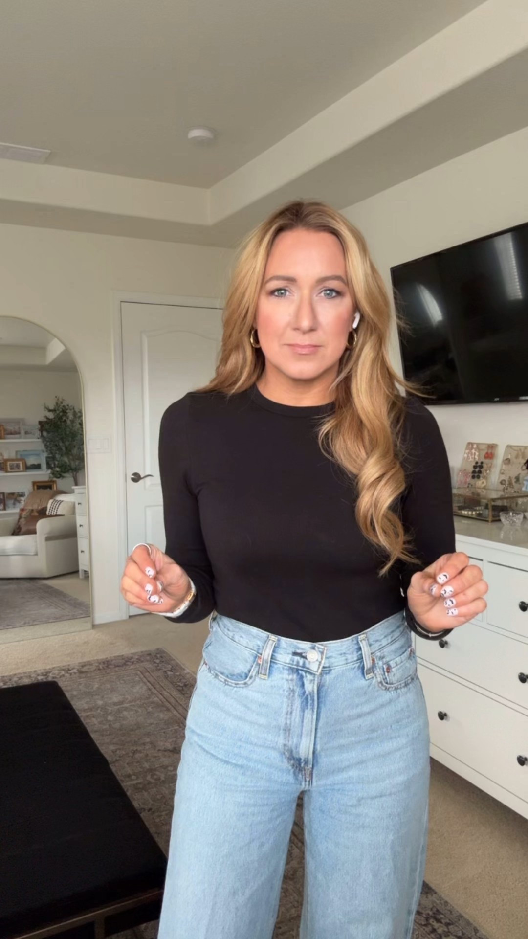 @Walmart ribbed long sleeve bodysuit 

Wearing size medium

#LTKOver40 #LTKFindsUnder50