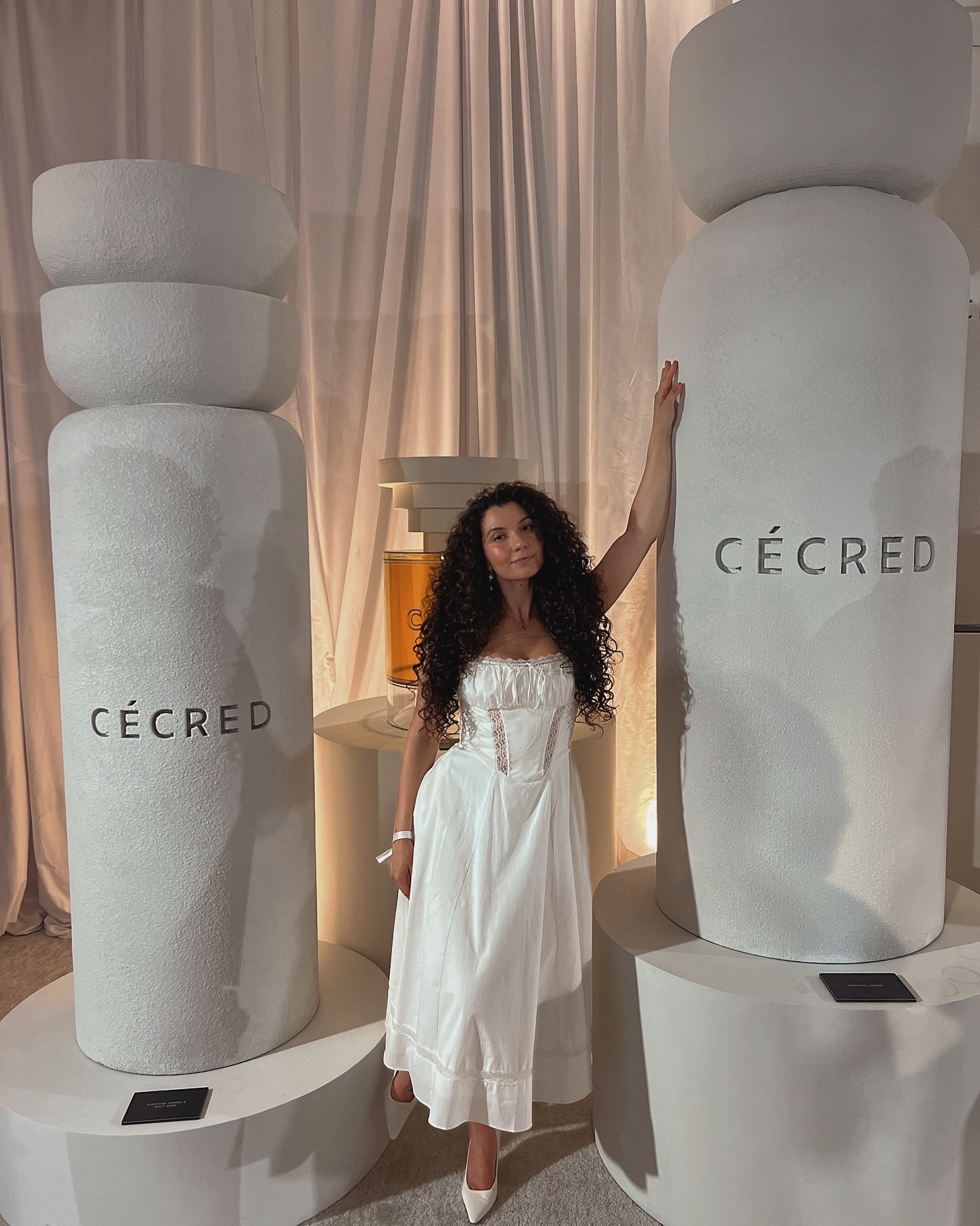 Is she @cecred? Yes, she cecred. @ultabeauty 🤍🐝🍯 

a beautiful evening with some beautiful people. thank you so much to the @cecred team for this amazing experience! 🤍✨