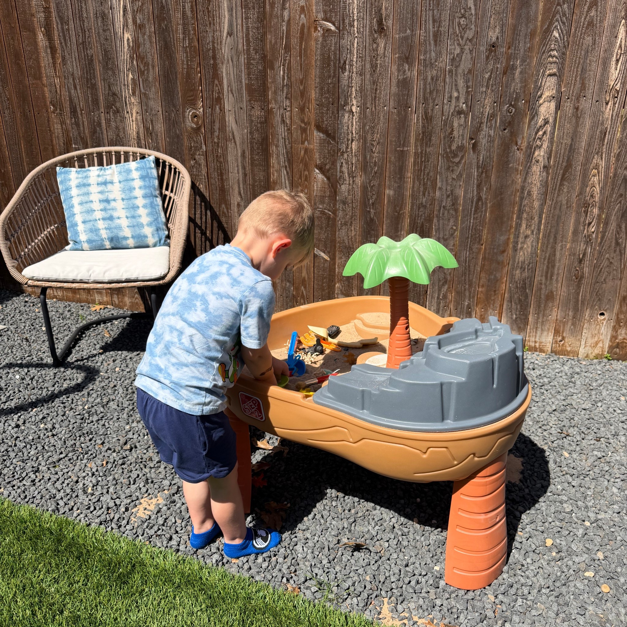 For your dinosaur loving kiddos! This sand table has two sections so you can use sand and water! It comes with several squirting dinosaur toys! 
Outdoor kids toys, play tables, activity tables, sand and water tables 

#LTKKids