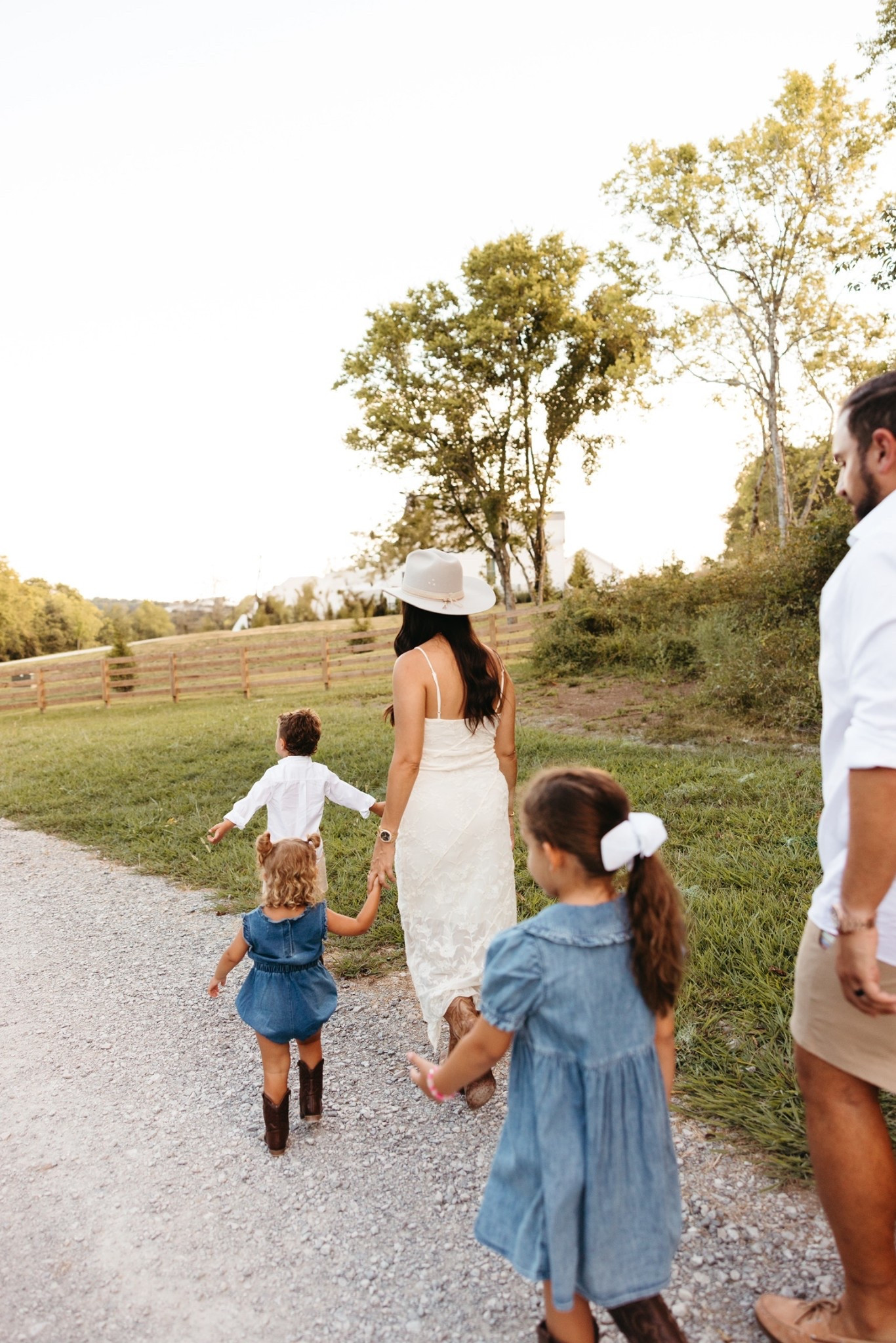 Fall family photos outfit ideas🫶🏼✨ my original dress isn’t linkable, but saved a bunch of similar options!


fall family photos, fall family pictures, fall family outfit ideas, family photo session, nashville, mom of 3, Dede Raad, Dress up Buttercup

#LTKFindsUnder100 #LTKStyleTip #LTKFamily