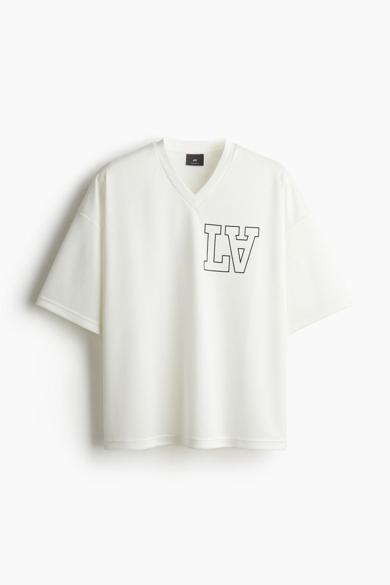 Oversized Fit Printed Mesh T-shirt - V-neck - Short sleeve - White/LA - Men | H&M US | H&M (US + CA)