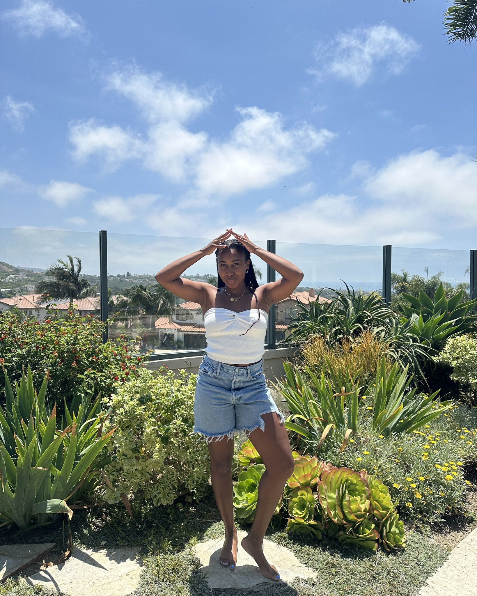 California summer! I loved this white tube top and jorts outfit! Size 27 jeans agolde and small top from Amazon