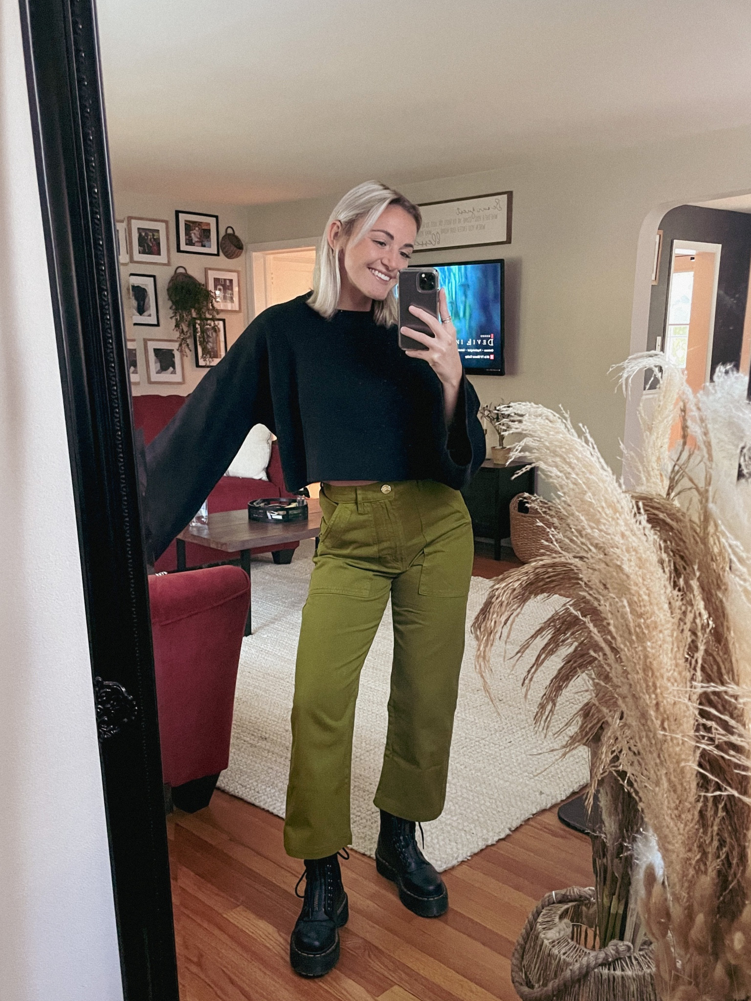 Work pant from Big Bud Press
Sweater, boots, fall 

#LTKworkwear