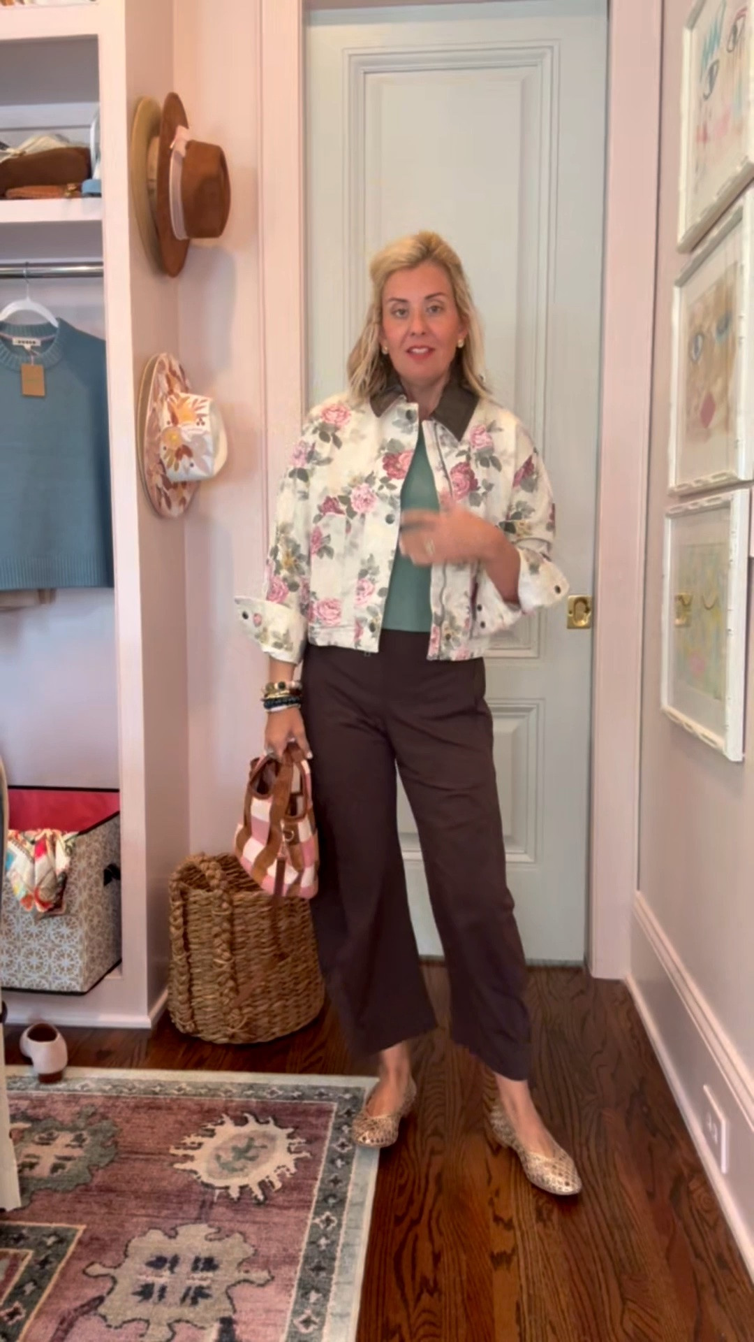Obsessed with this jacket!!! Paired it with the pants I can’t quit wearing. 

Tank - small petite 
Jacket - xs
Pants - 4P
Flats - 7.5 (sized 1/2 down)

Code Catherine20 at Allie + Bess