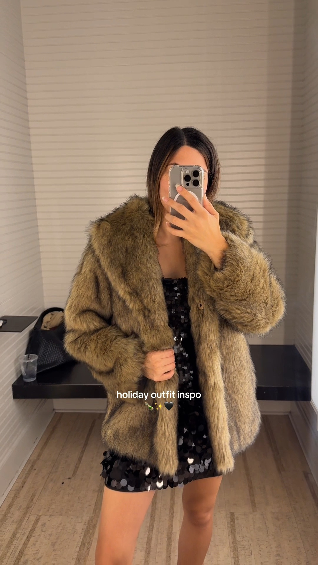 Holiday outfit ideas ✨
Size XS: sheer maroon top, fur coat, cream cardigan, black sequin dress, short sleeve maroon dress
Size S: gold sheer top, SP long sleeve sequin dress & 26 in trousers 



Fur coats, festive outfits, festive dresses, black sequin dress, holiday outfits, Christmas party dress, holiday dress, maroon sequin dress 