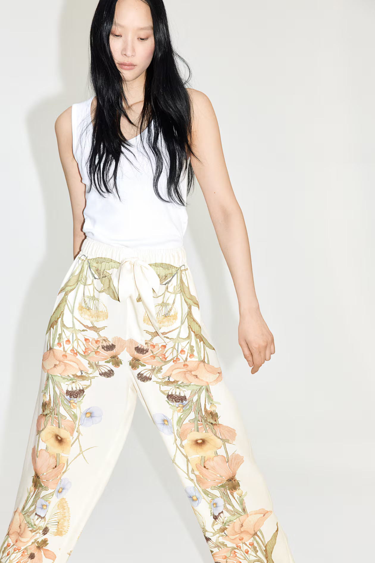 Wide tie-belt trousers - Cream/Floral - Ladies | H&M GB | H&M (UK, MY, IN, SG, PH, TW, HK)