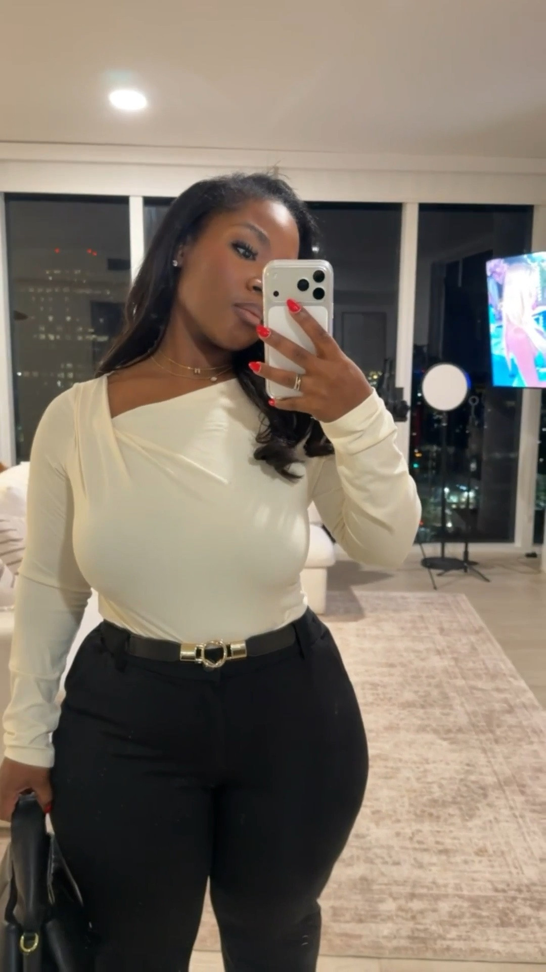 Cute night time look that’s super simple but also looks elevated with the detailing on the neckline, paired with cute accessories I found on Amazon 🤍

Top: Size L
Pants: 16 Regular 

Date night outfits, work outfit, amazon finds, amazon fashion, curvy girl outfits, work pants, work bag, clear heels, fall outfits women, amazon accessories, Emmy Petit

#LTKWorkwear #LTKPetite #LTKMidsize