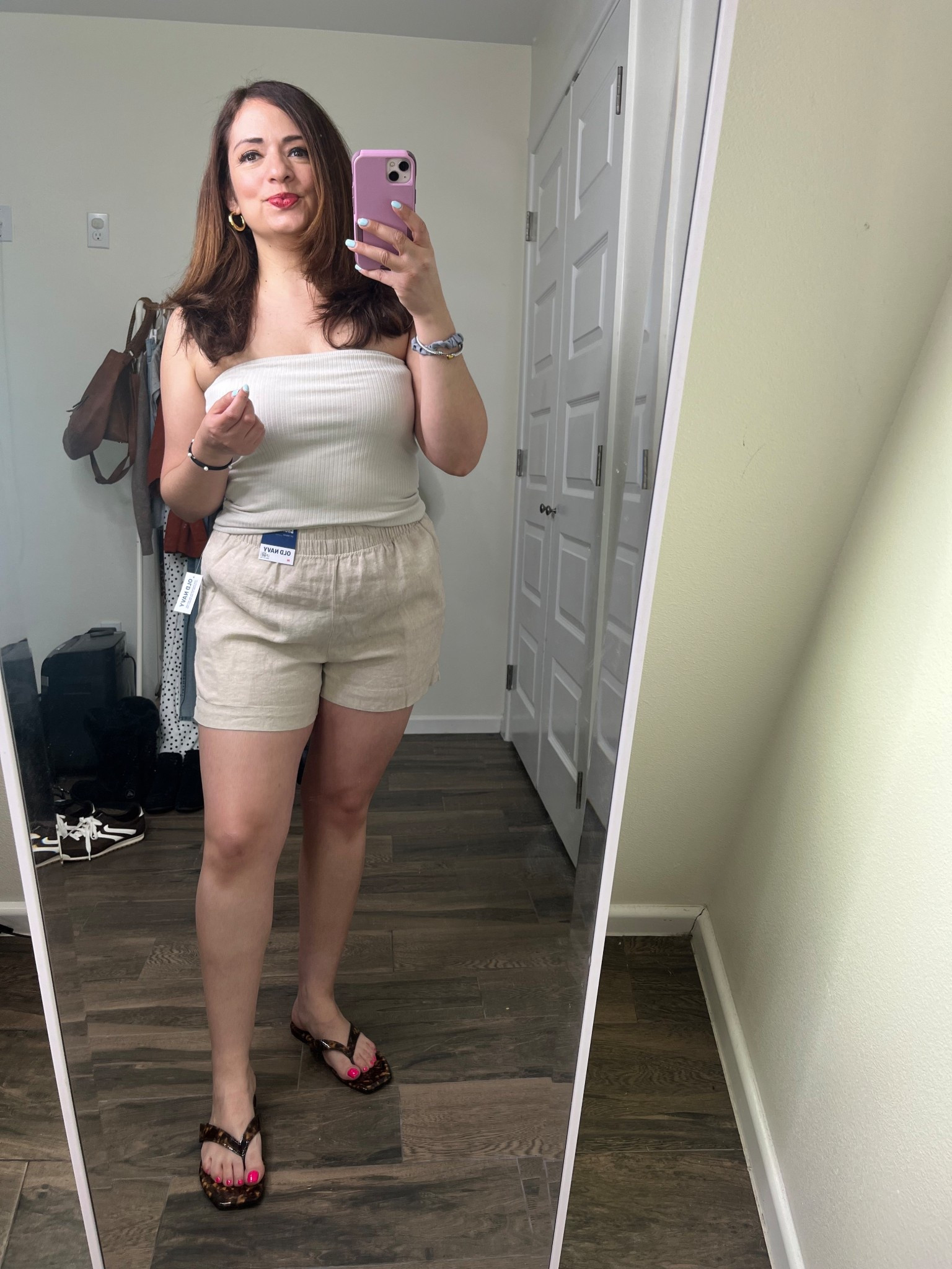 Old navy finds 50% off 

Tube top size medium 
Pull on shorts 3.5 inseam size medium 
Jelly sandals size 7


#LTKSaleAlert #LTKPetite