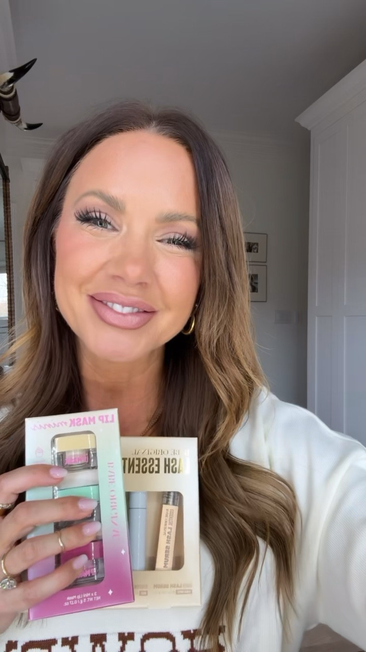 babe original black friday sale is 30% off, plus code betsy stacks for an additional 20% off ♥️

#LTKHoliday #LTKGiftGuide #LTKFindsUnder50