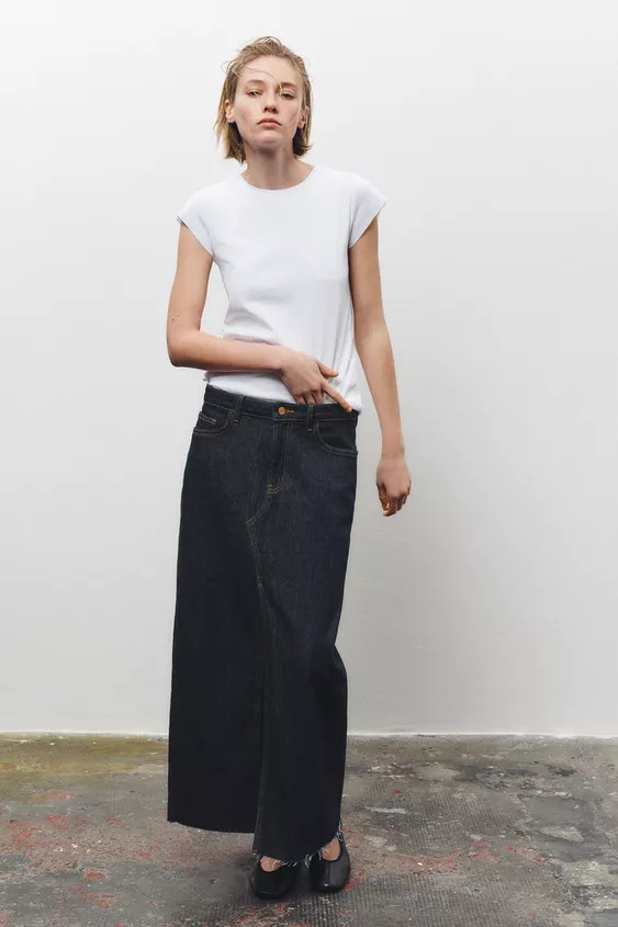 LIGHT WEIGHT - SLIM FIT - ROUND NECK - REGULAR LENGTH - SHORT SLEEVET-shirt made of 100% cotton. ... | Zara US