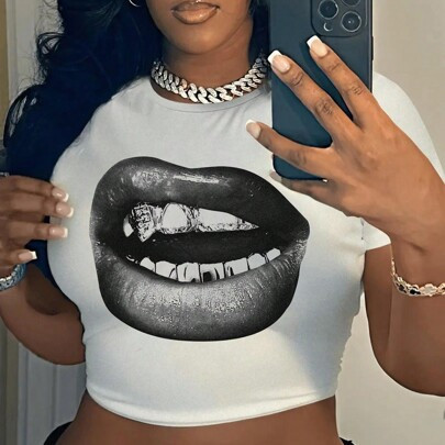 Casual Minimalist Lip Print Crew Neck Short Sleeve Cropped Tight Fitted Plus Size Women T-Shirt Pullover, Suitable For Summer | SHEIN
