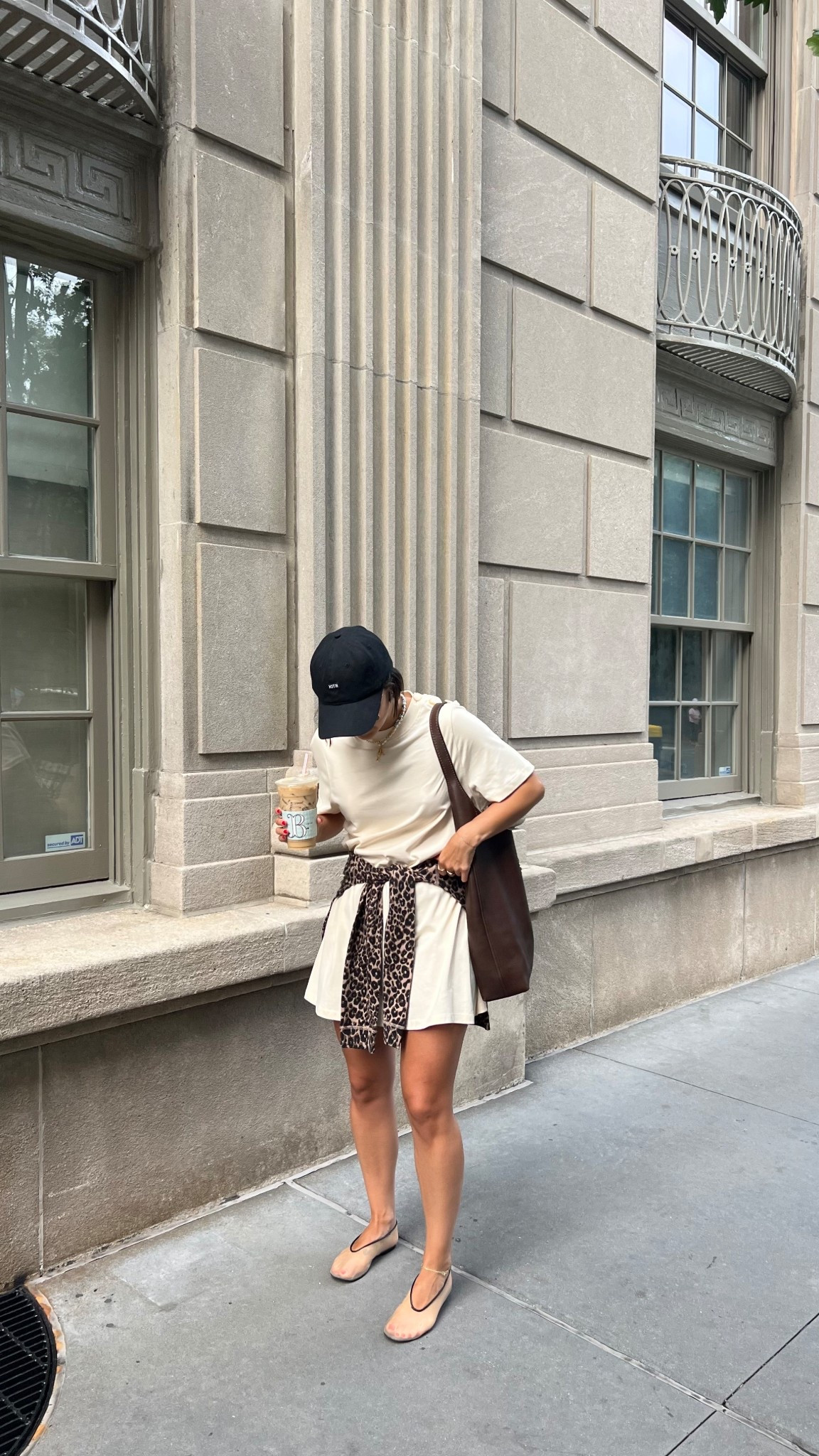 Summer layering!! Been loving wearing a sweater or sweatshirt around my waist for a little style hack.

This leopard sweatshirt can easily be transitioned to fall too!!


#LTKSeasonal #LTKStyleTip #LTKFindsUnder100