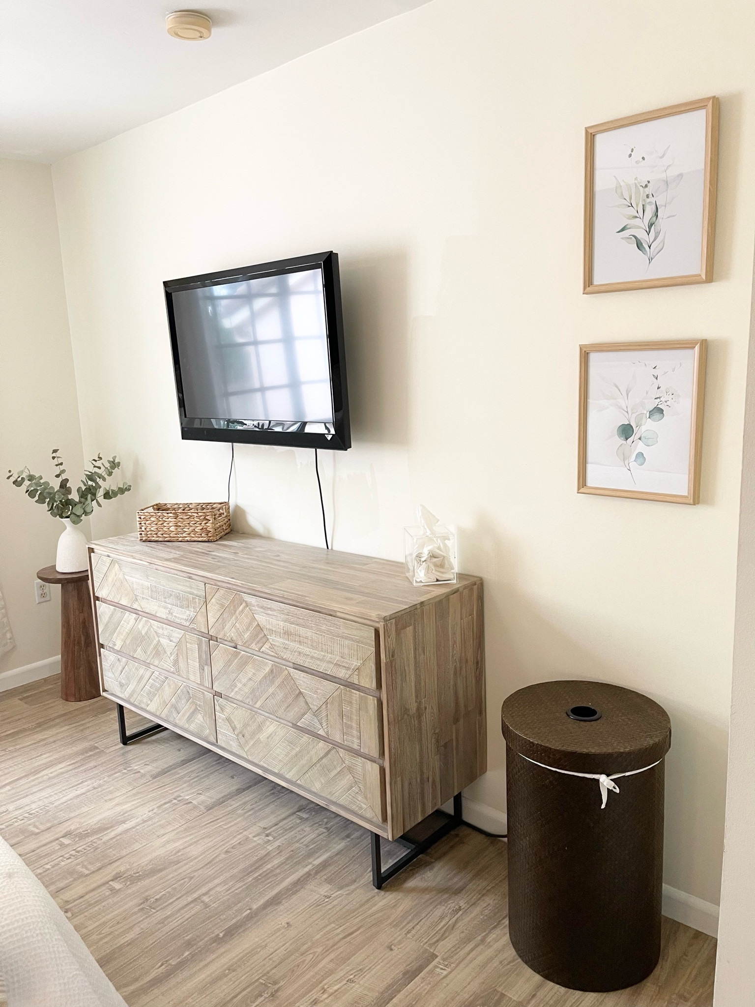 Guest bedroom decor / beach condo decor / home decor / budget decor / minimalist 

#LTKhome #LTKGala #LTKfindsunder100