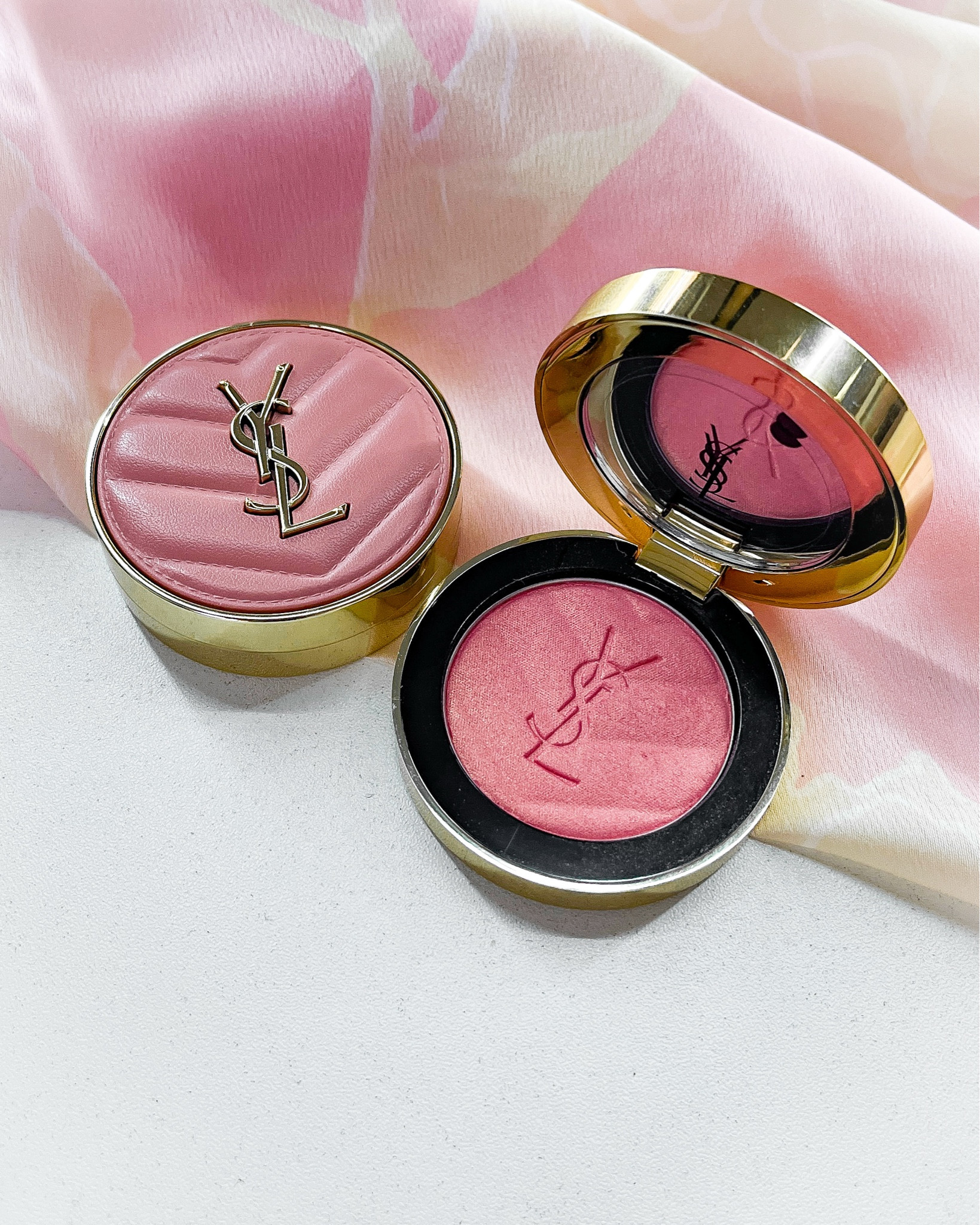 So excited about my new YSL Make Me Blush in Rose Haze! It gives the prettiest natural flush ☺️

Why I'm Loving It:
* Layer It Up: Soft glow to bold pop – you control the intensity! 🙌
* Seriously Long-Lasting: No mid-day fade. This stuff STAYS. 💪
* Silky Smooth: Blends like a dream. No harsh lines here! ✨
* Rose Haze Perfection: This rosy nude is the effortless, healthy-skin vibe. Universally flattering, trust me! 😉
* That YSL Packaging: Let's be real, it's gorgeous. ✨

Pro Tip: For an extra dimension and subtle highlight, try dusting YSL blush shade #93 Restless Rose on the very tops of your cheekbones after applying Rose Haze! ✨

What blush are you loving right now?


#YSLBeauty #MakeMeBlush #RoseHaze #NewMakeup #BlushObsessed #MakeupTips #BeautyLover

YSL Make Me Blush, Rose Haze, Powder Blush, Rosy nude blush, Luxury makeup, New makeup

#LTKGiftGuide #LTKFindsUnder100 #LTKBeauty